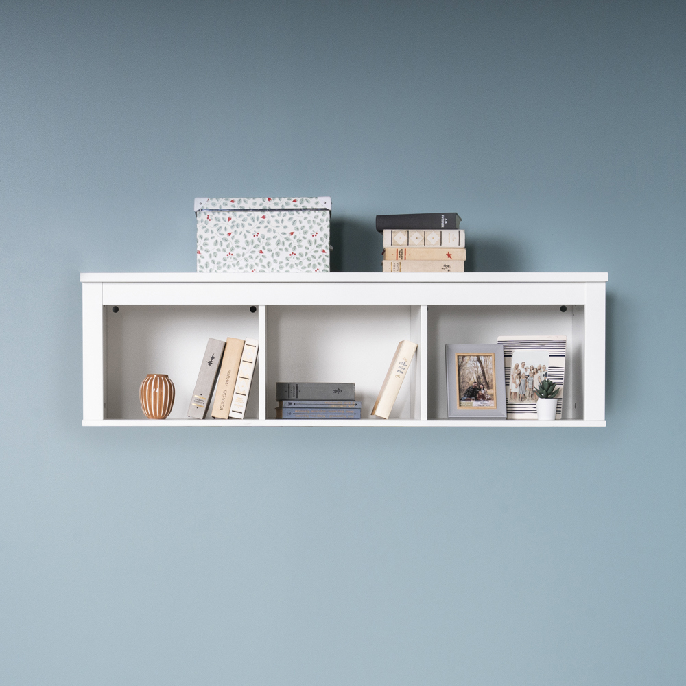 Изображение товара Настенная полка Гуд Лакк 131.2x41.4 см белая из ДСП дляЭлегантного хранения