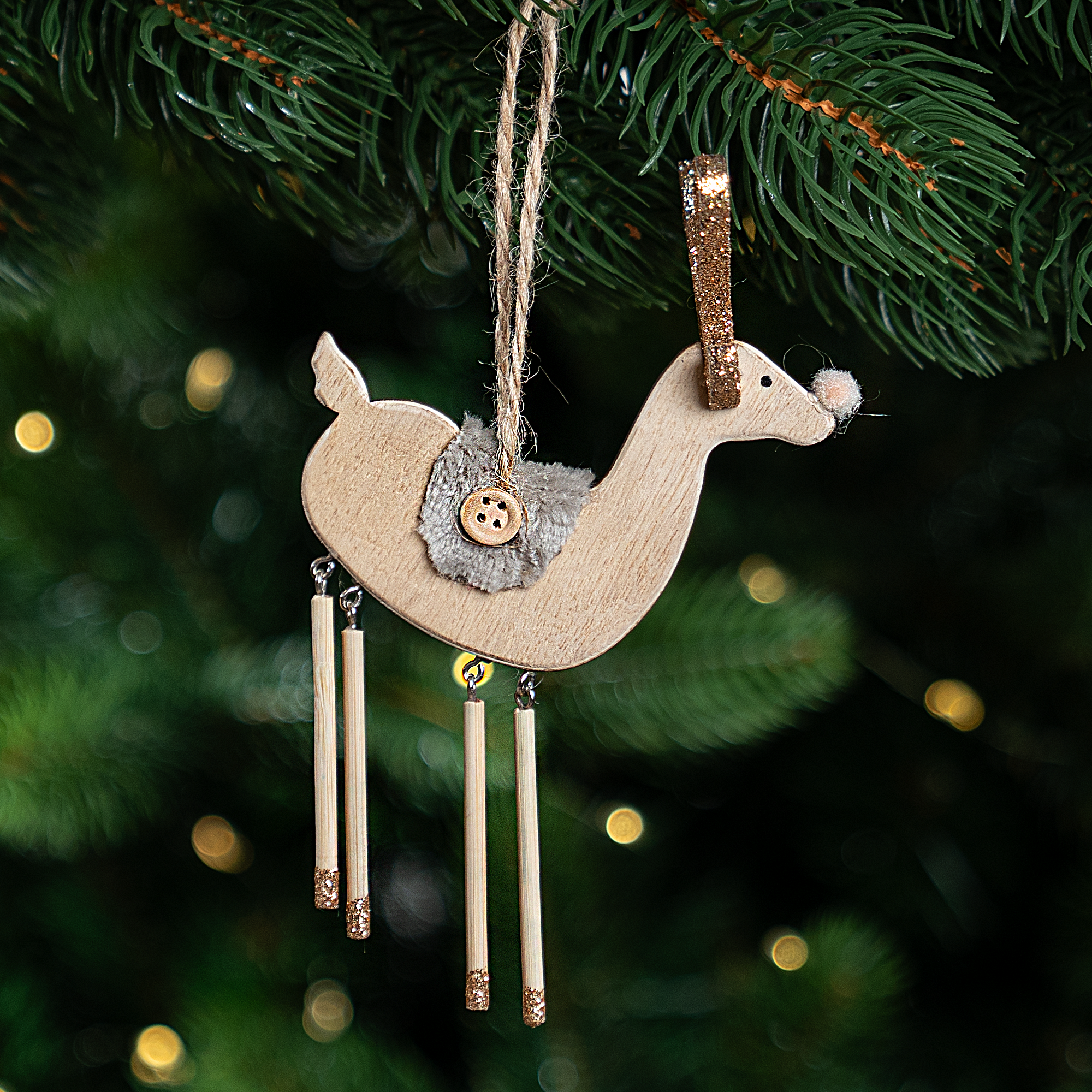 Изображение товара Декоративное подвесное украшение KREAFORTA Олень 13 см коричневый