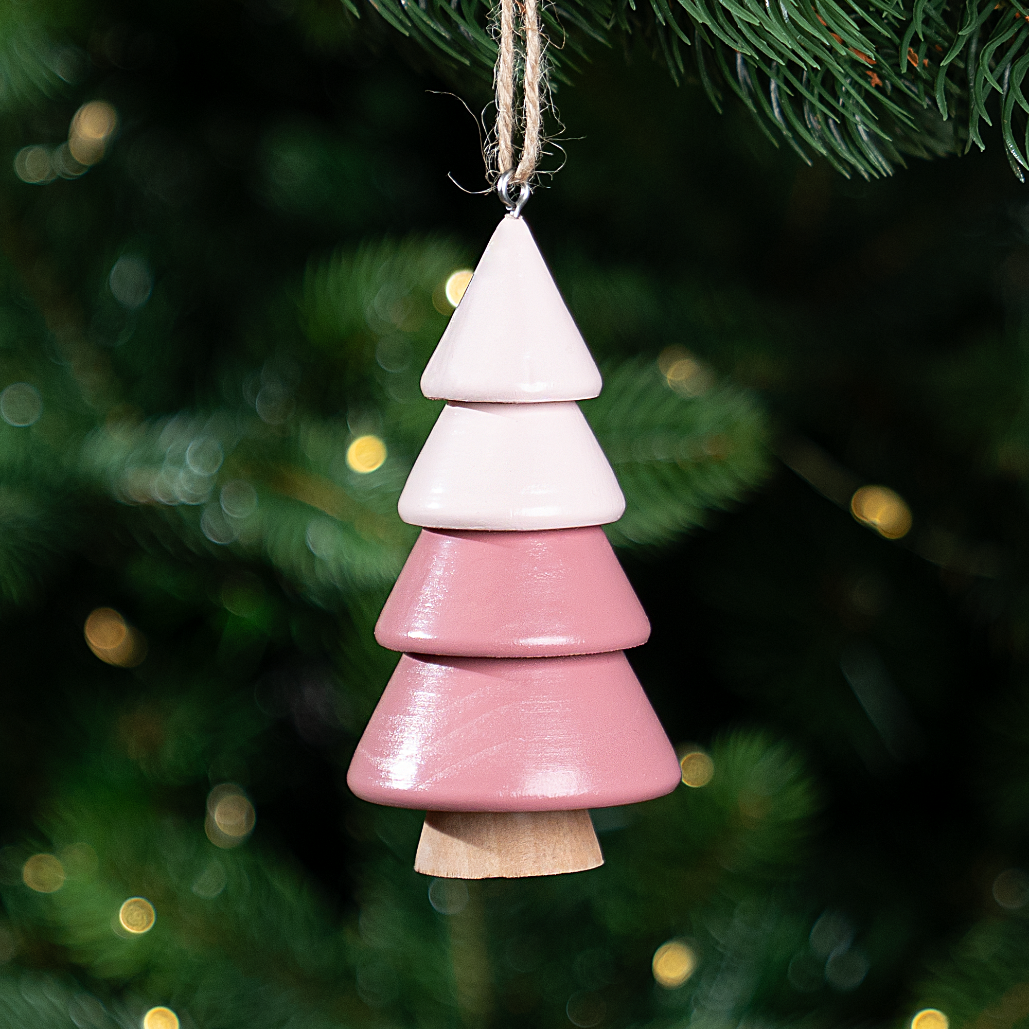 Изображение товара Декоративное подвесное украшение Елка 10 см розовое KREAFORTA