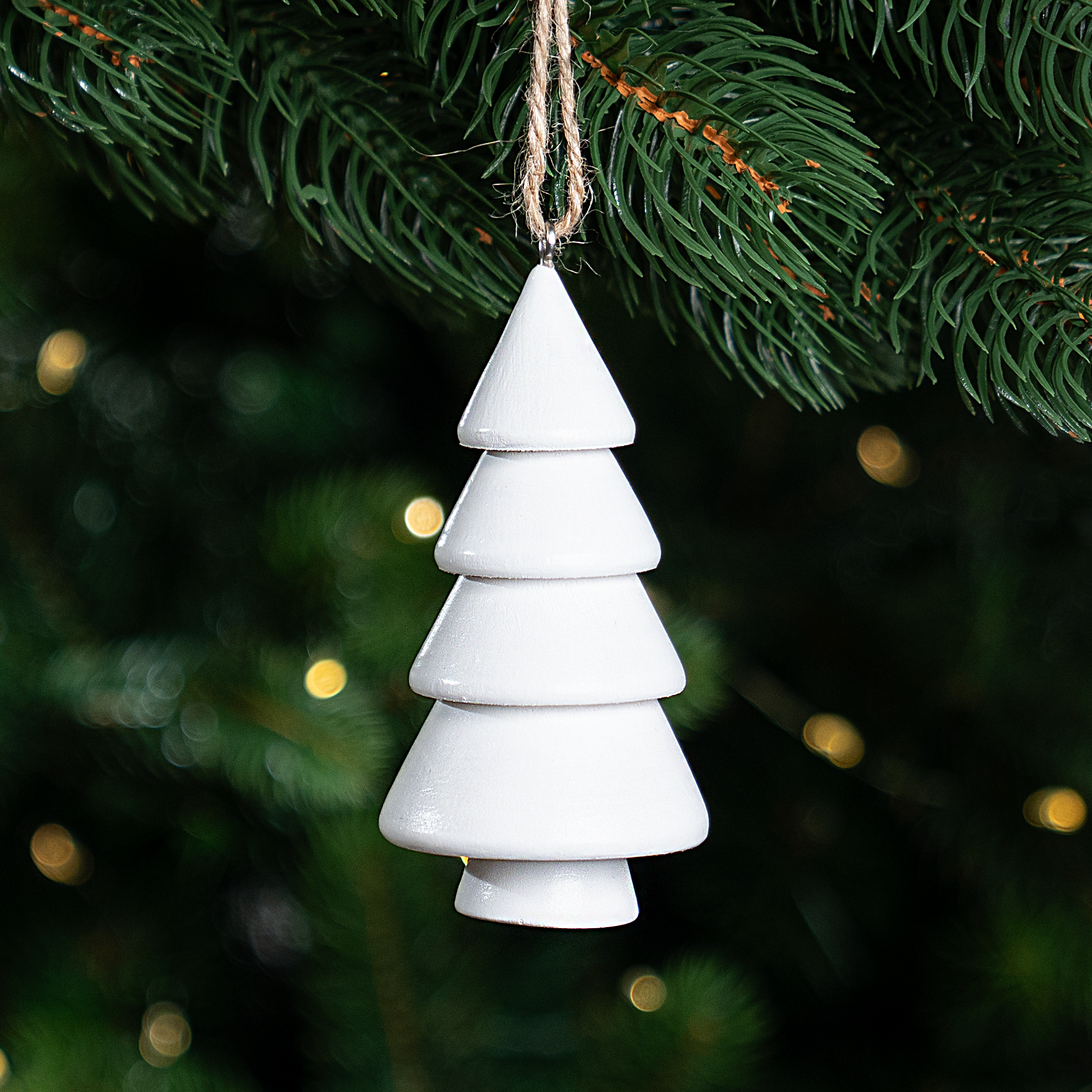 Изображение товара Декоративное подвесное украшение KREAFORTA Елка 10 см белый