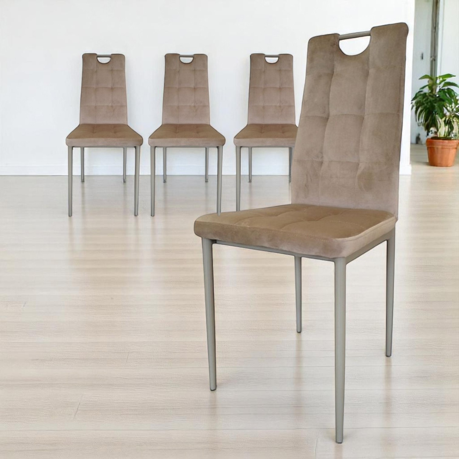 Изображение товара Кухонный стул Weimei Dc611-1 42x96x52 см велюр бежевый комплект из 4 шт