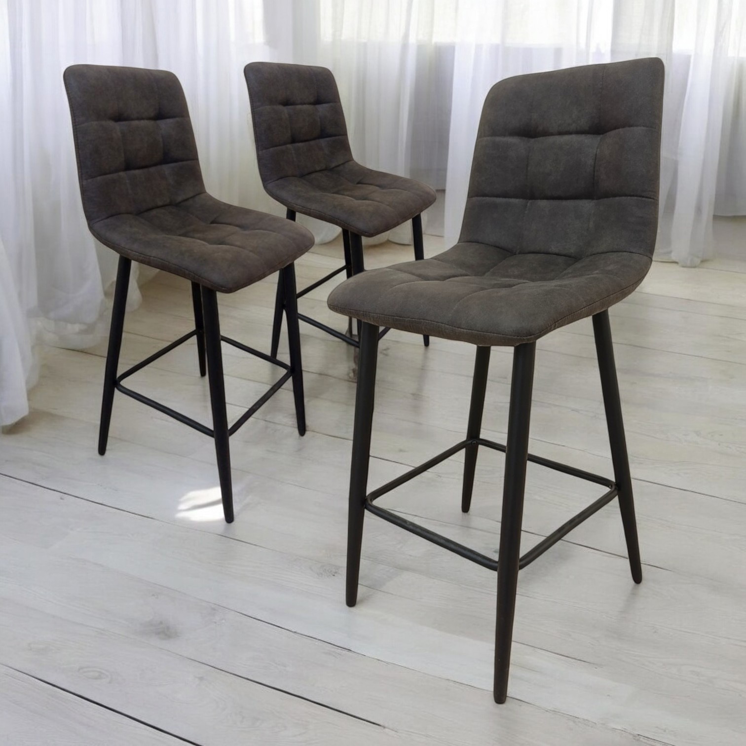 Изображение товара Комплект полубарных стульев Weimei Barny 44x99 см антрацит три шт.