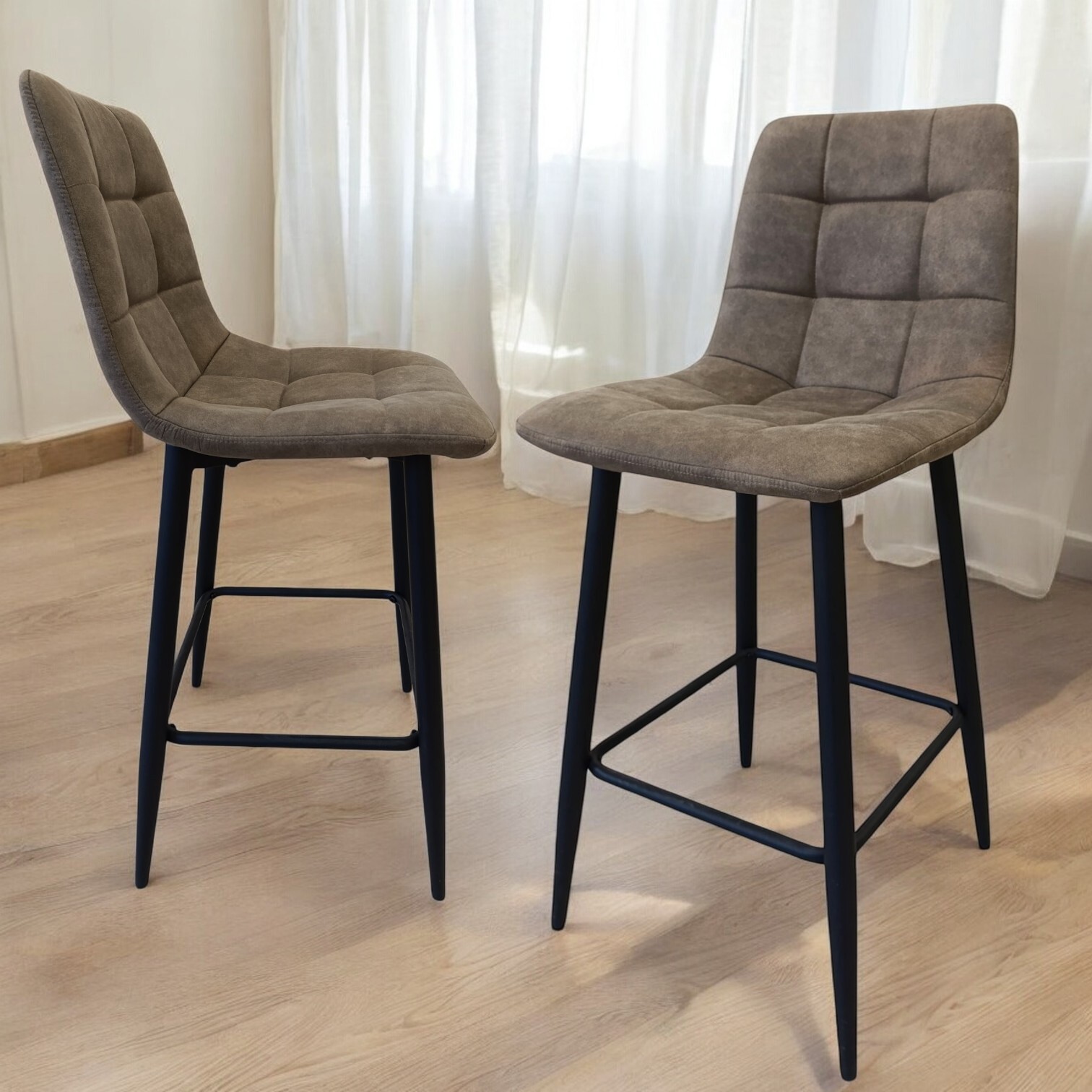 Изображение товара Набор из двух полубарных стульев Weimei Barny латте черный металлик