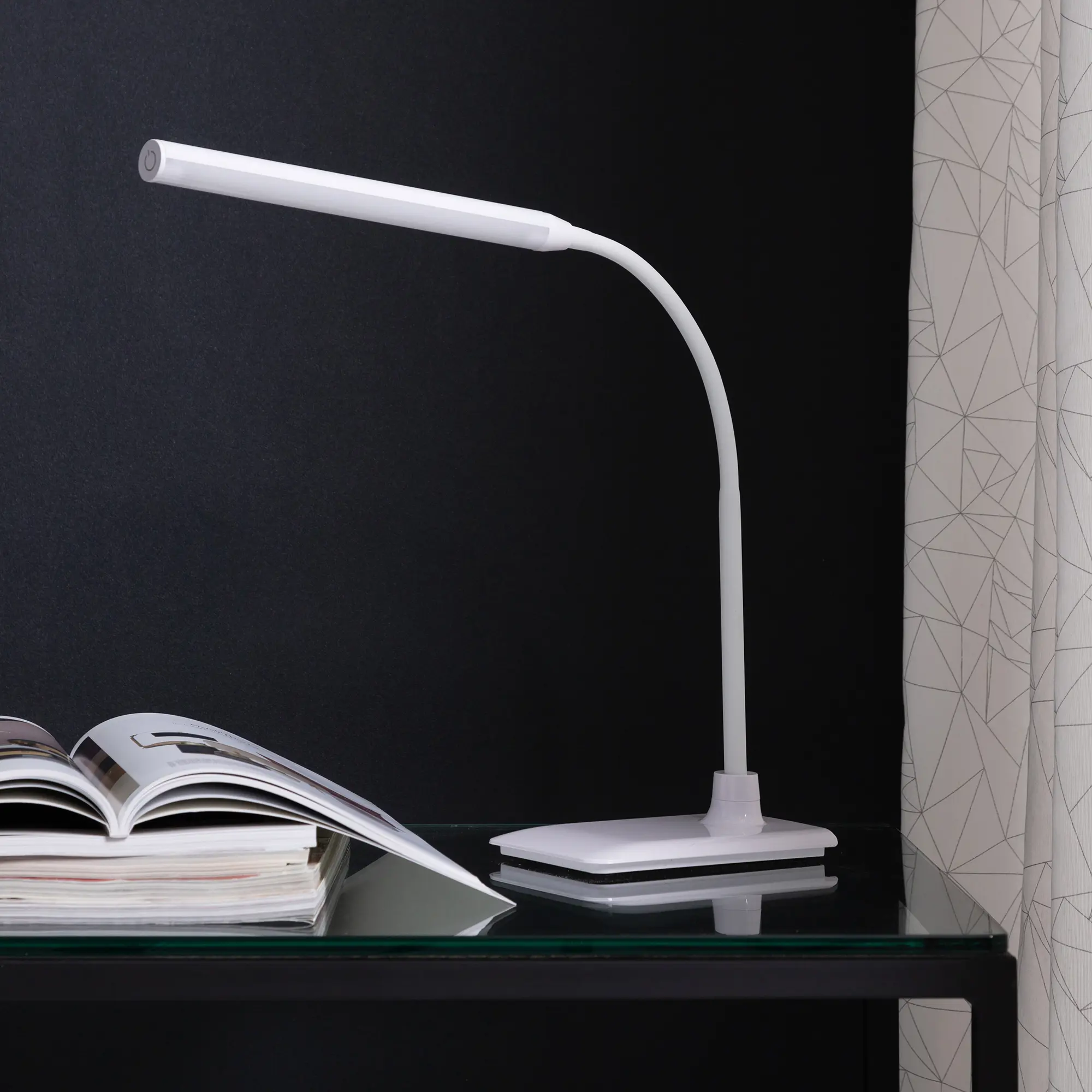 Настольная лампа светодиодная Camelion KD-792 цвет белый