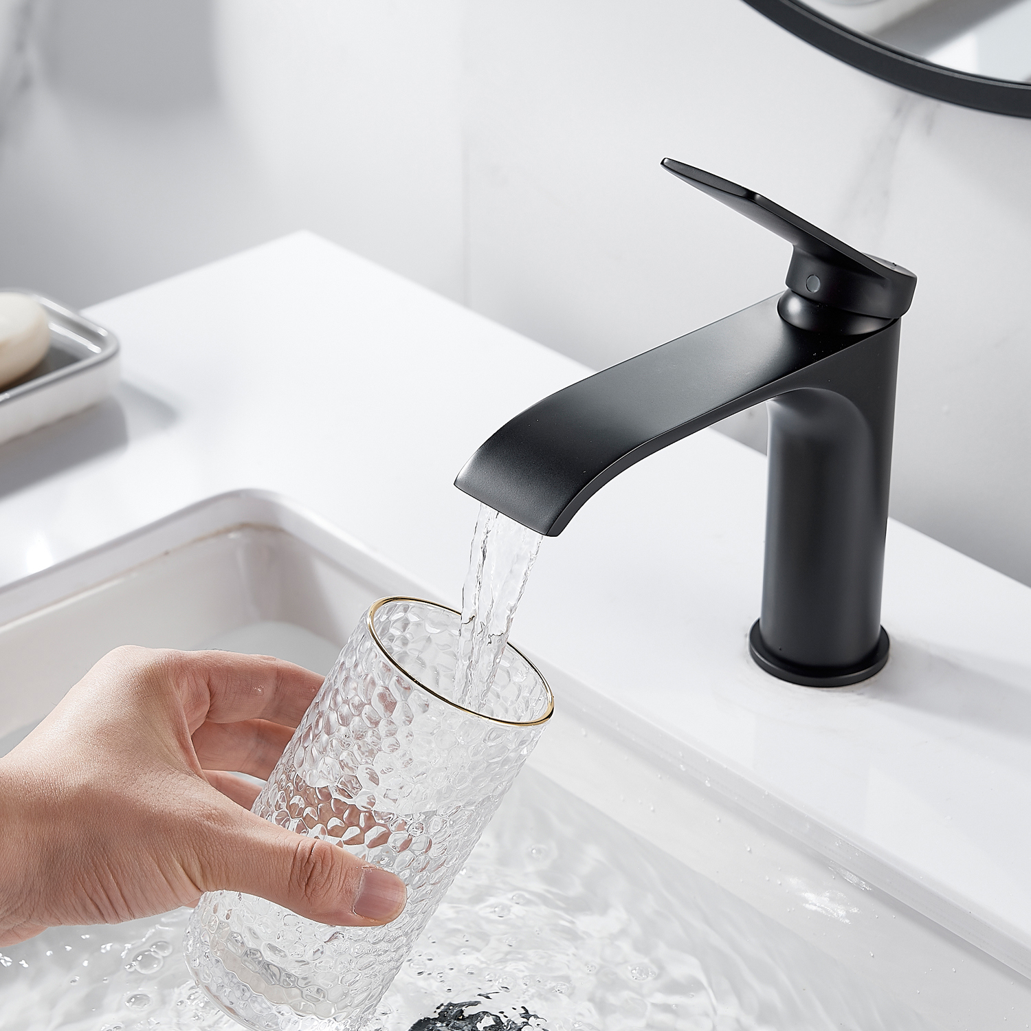 Изображение товара Смеситель для раковины Shevanik S4101H однорычажный черный