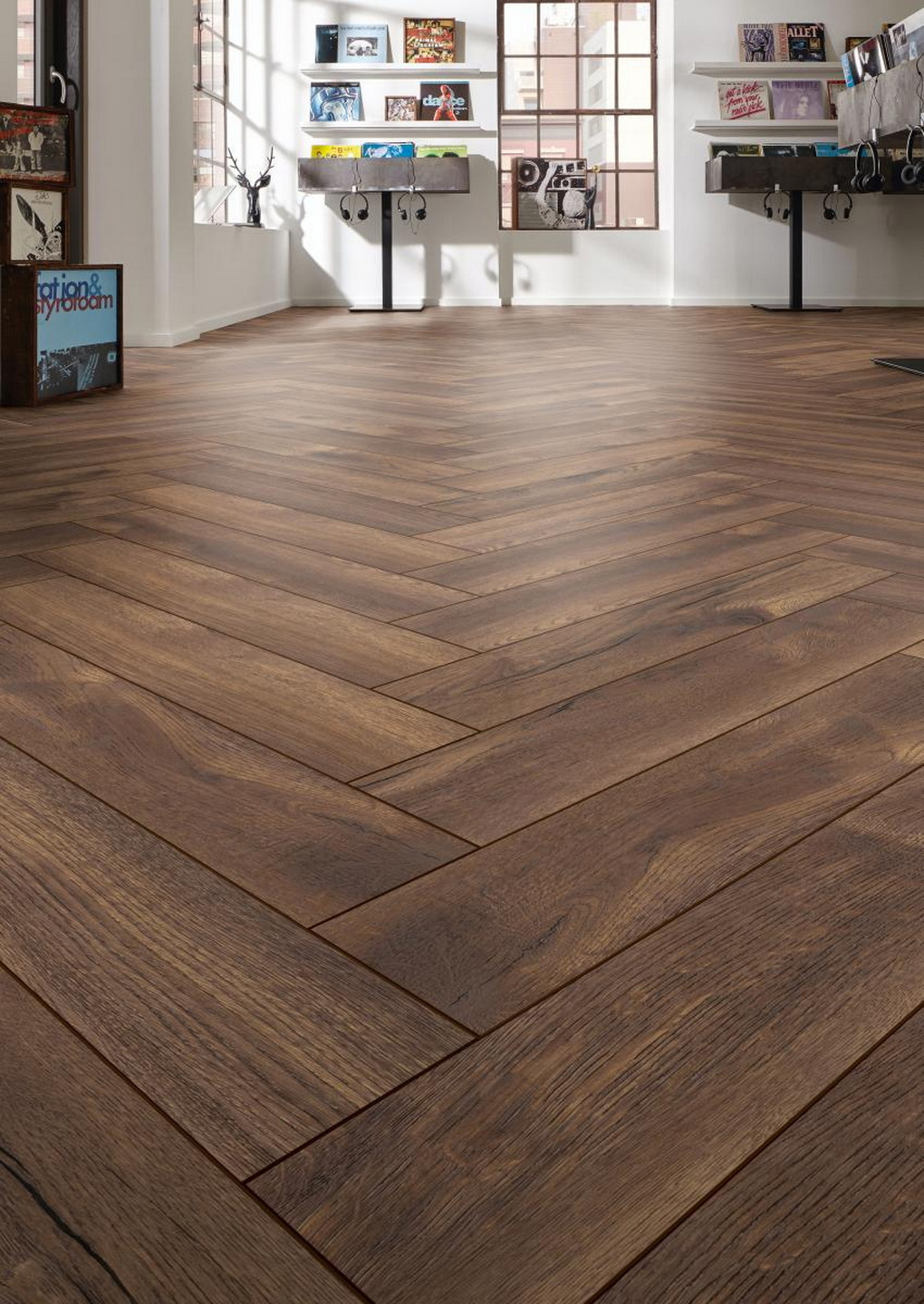 Изображение товара Ламинат Kronotex Herringbone Дуб Кале 32 класс 8 мм 1.24 м² елочкой Germany