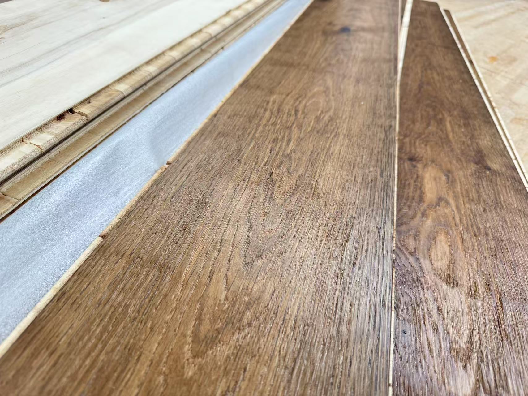 Изображение товара Паркетная доска Kosmos Wood Дуб Термо Состаренный 32 класс 14 мм 2.888 м²