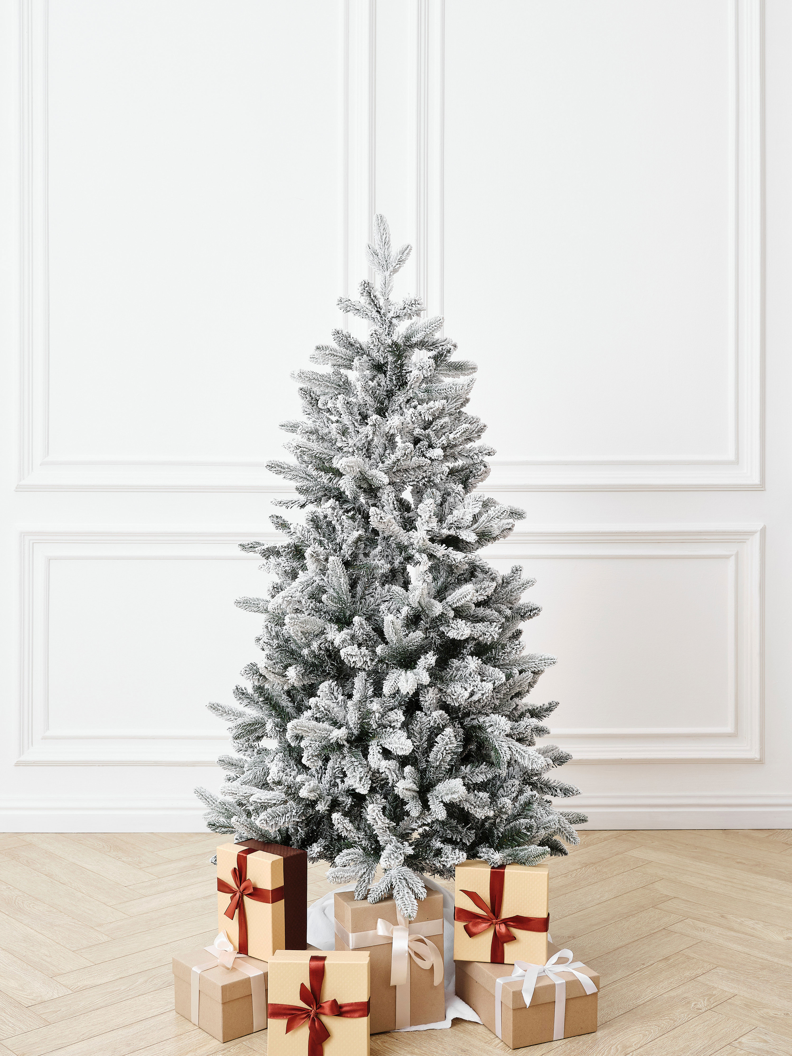 Изображение товара Ель новогодняя искусственная Binoshe Bourget заснеженная 270 см