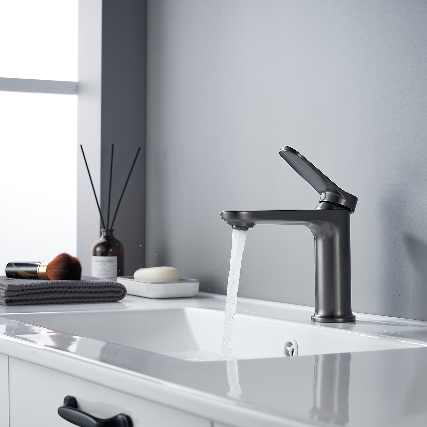 Изображение товара Смеситель для раковины Shevanik S4301T однорычажный оружейная сталь