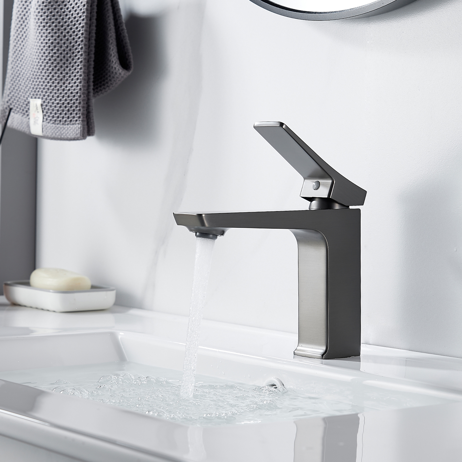 Изображение товара Смеситель для раковины Shevanik S4401T однорычажный из латуни