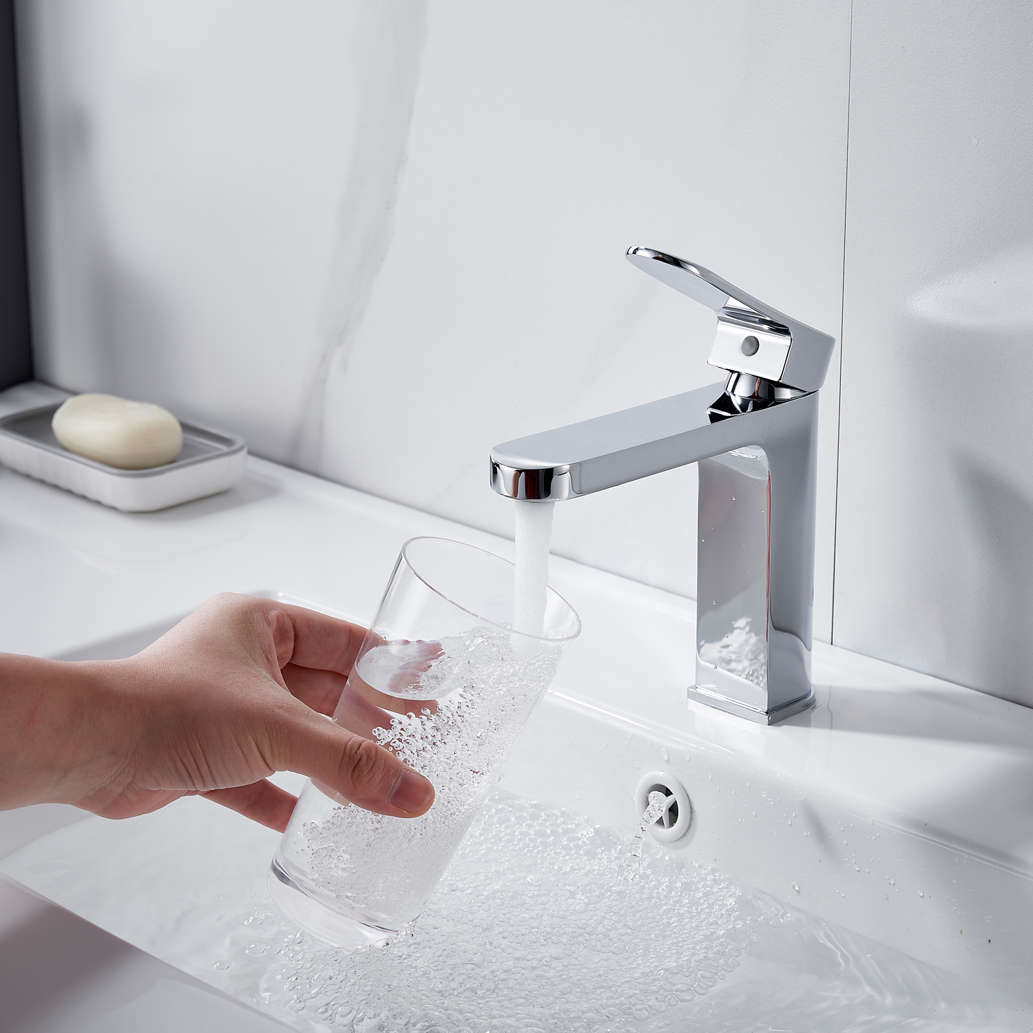 Изображение товара Смеситель для раковины Shevanik S4501 однорычажный хром высокого качества