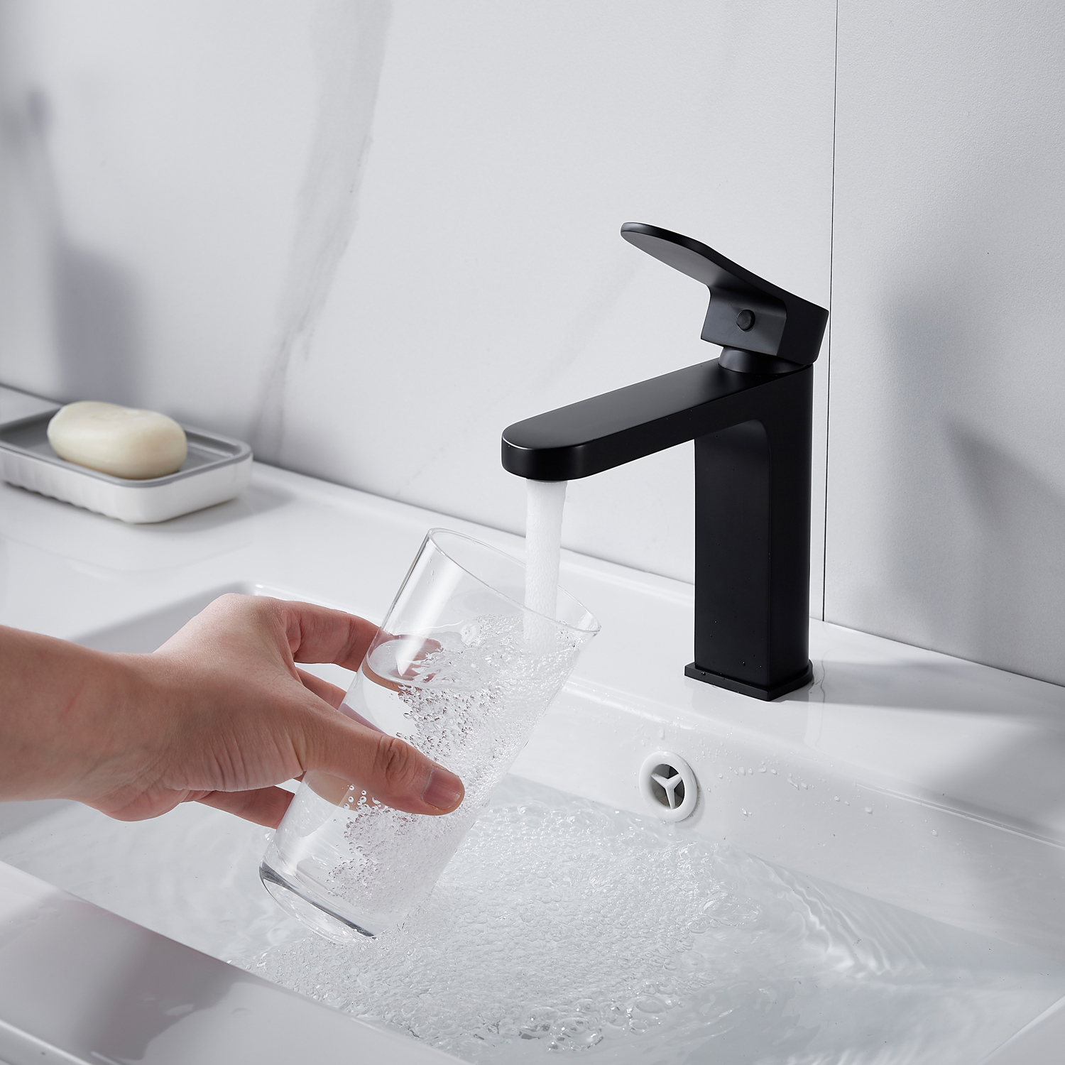 Изображение товара Смеситель для раковины Shevanik S4501H черный однорычажный