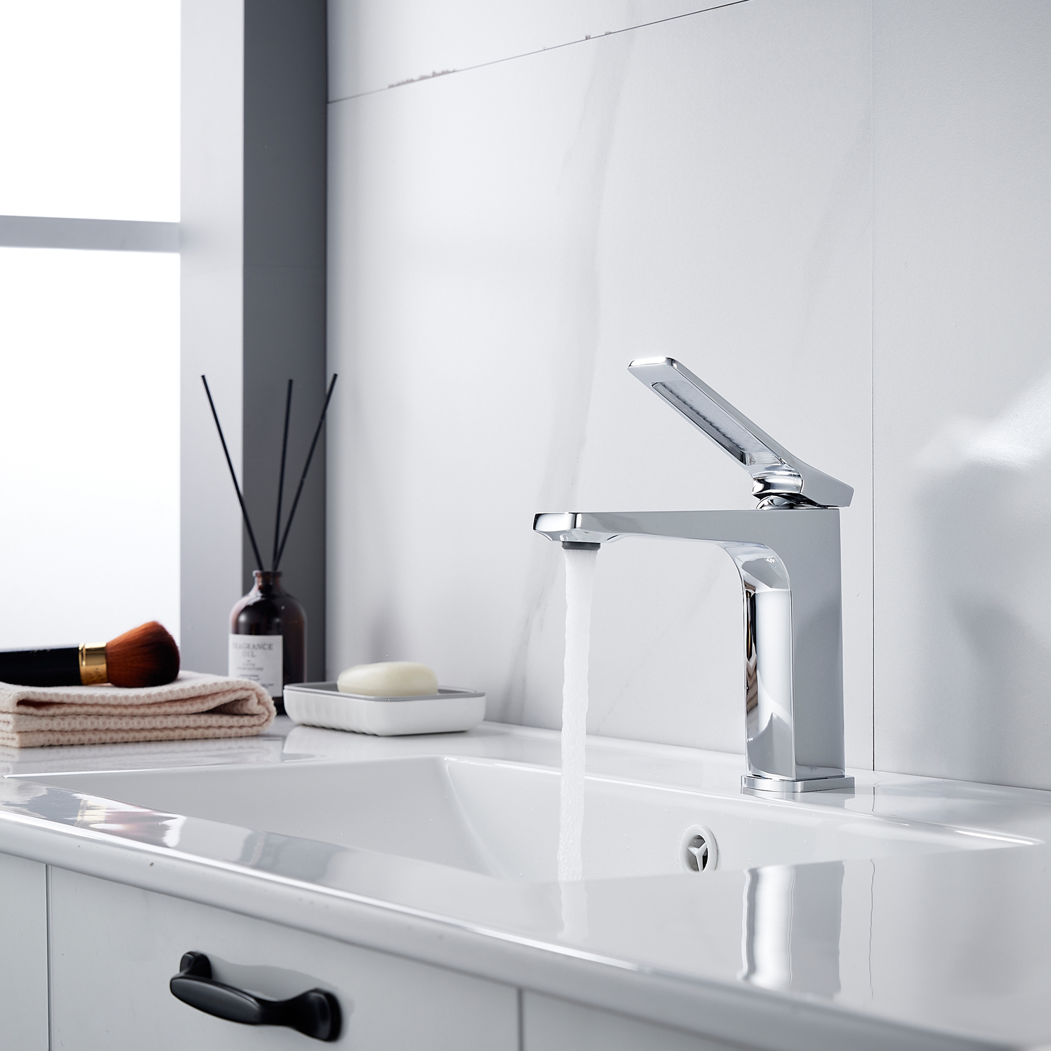 Изображение товара Смеситель для раковины Shevanik S4601 однорычажный хром