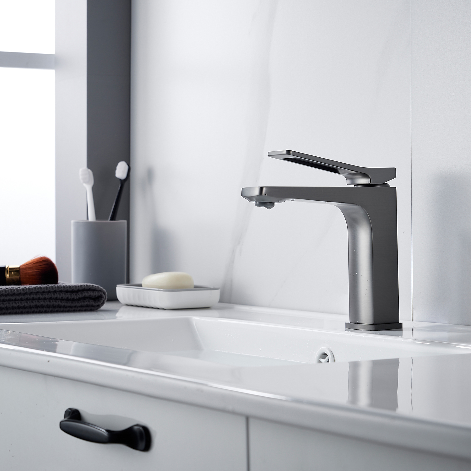 Изображение товара Смеситель для раковины Shevanik S4601T однорычажный латунь дизайн серый Графит