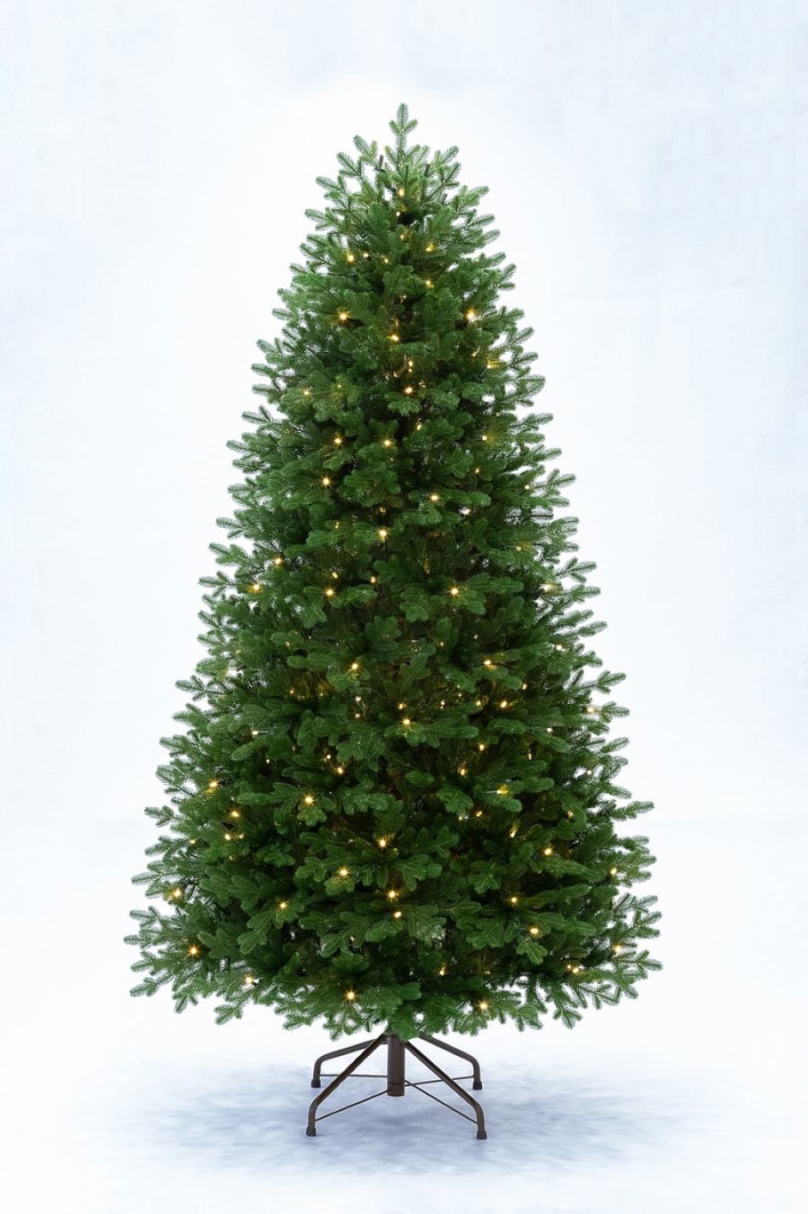 Изображение товара Ель новогодняя искусственная Elkade Вильма с освещением 180 см