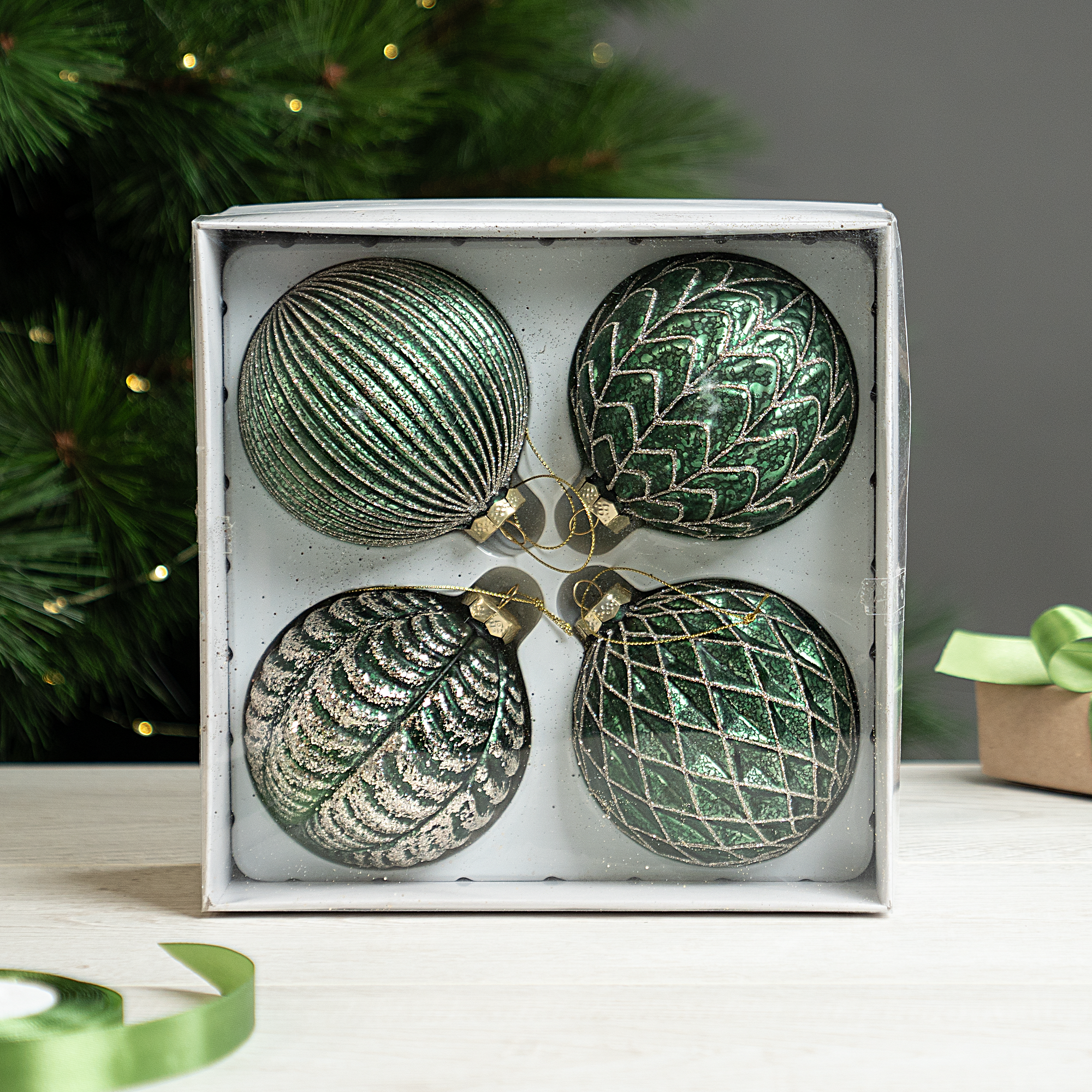 Изображение товара Набор елочных шаров KREAFORTA ø10 см зеленый 4 шт.