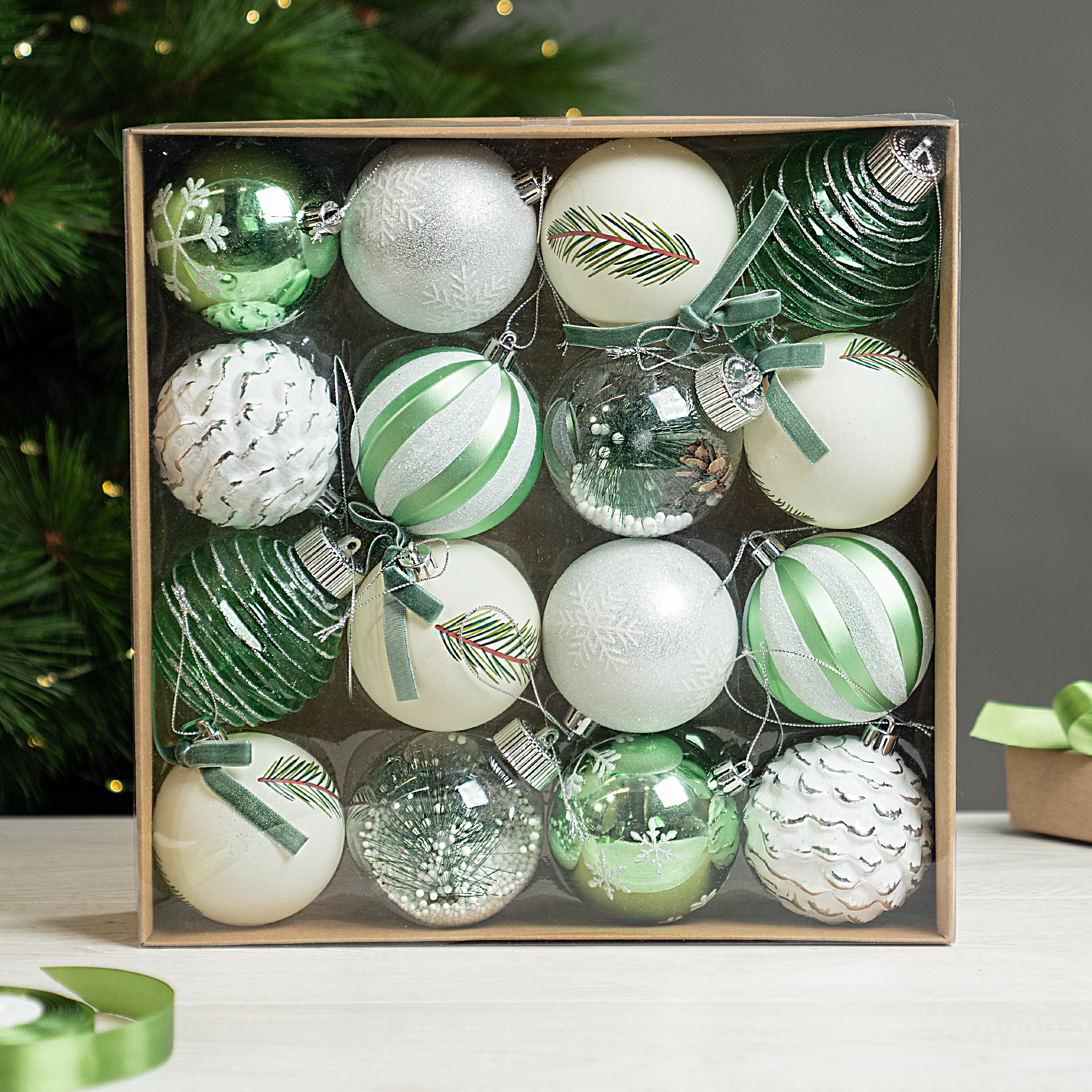Изображение товара Набор елочных шаров KREAFORTA ø8 см зеленый 16 шт.