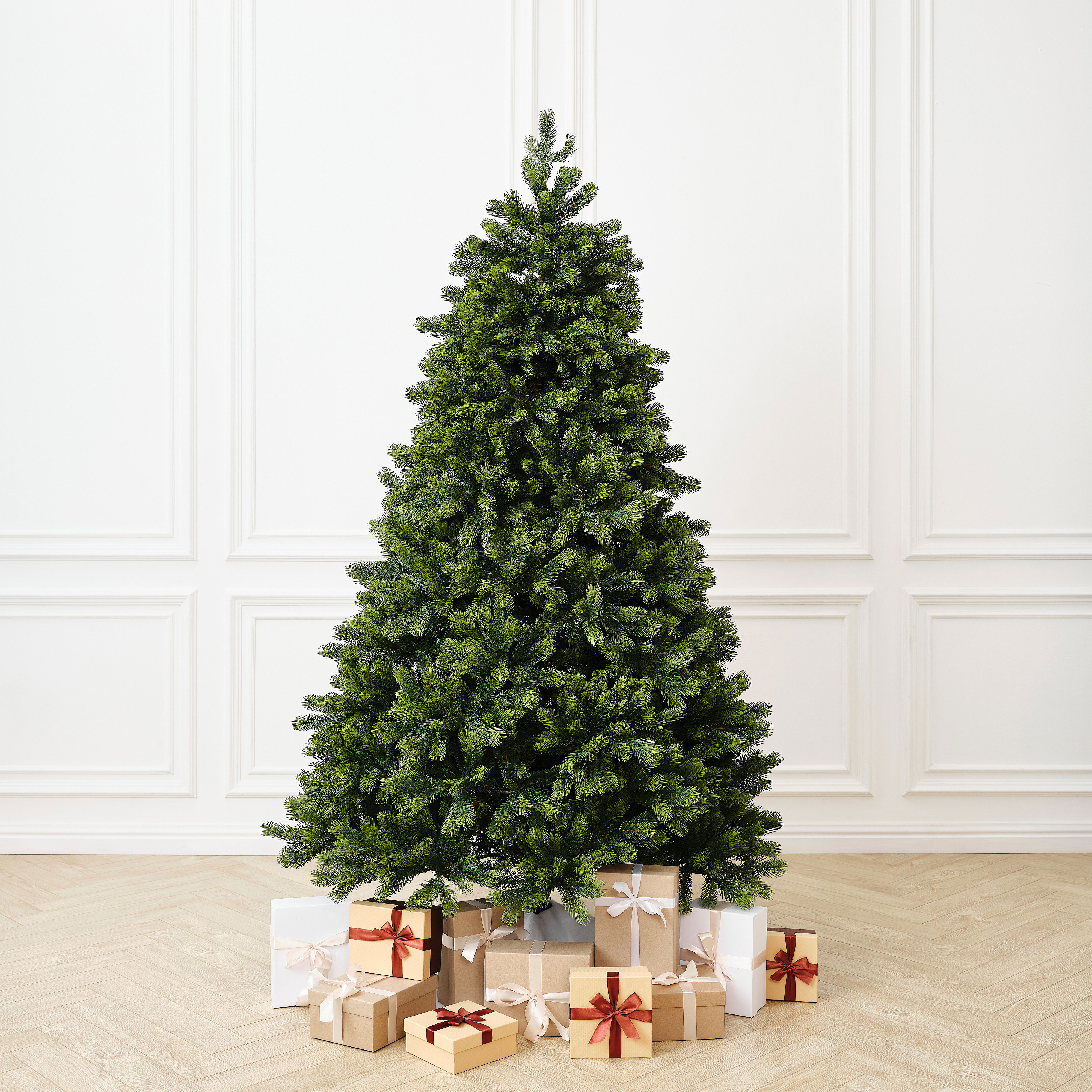 Изображение товара Ель новогодняя искусственная Binoshe La Manche 900 LED с подсветкой 240 см