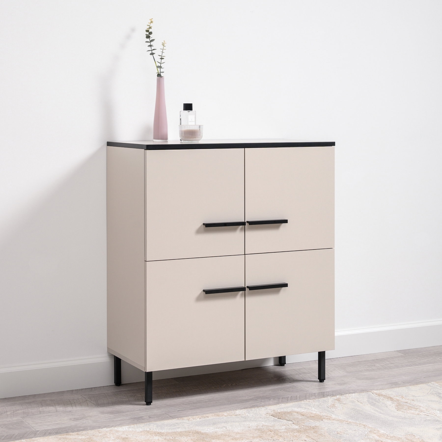 Изображение товара Комод Egregor Оливия 16.244.04 73.6х36х87.4 см ЛДСП цвет кашемир/черный