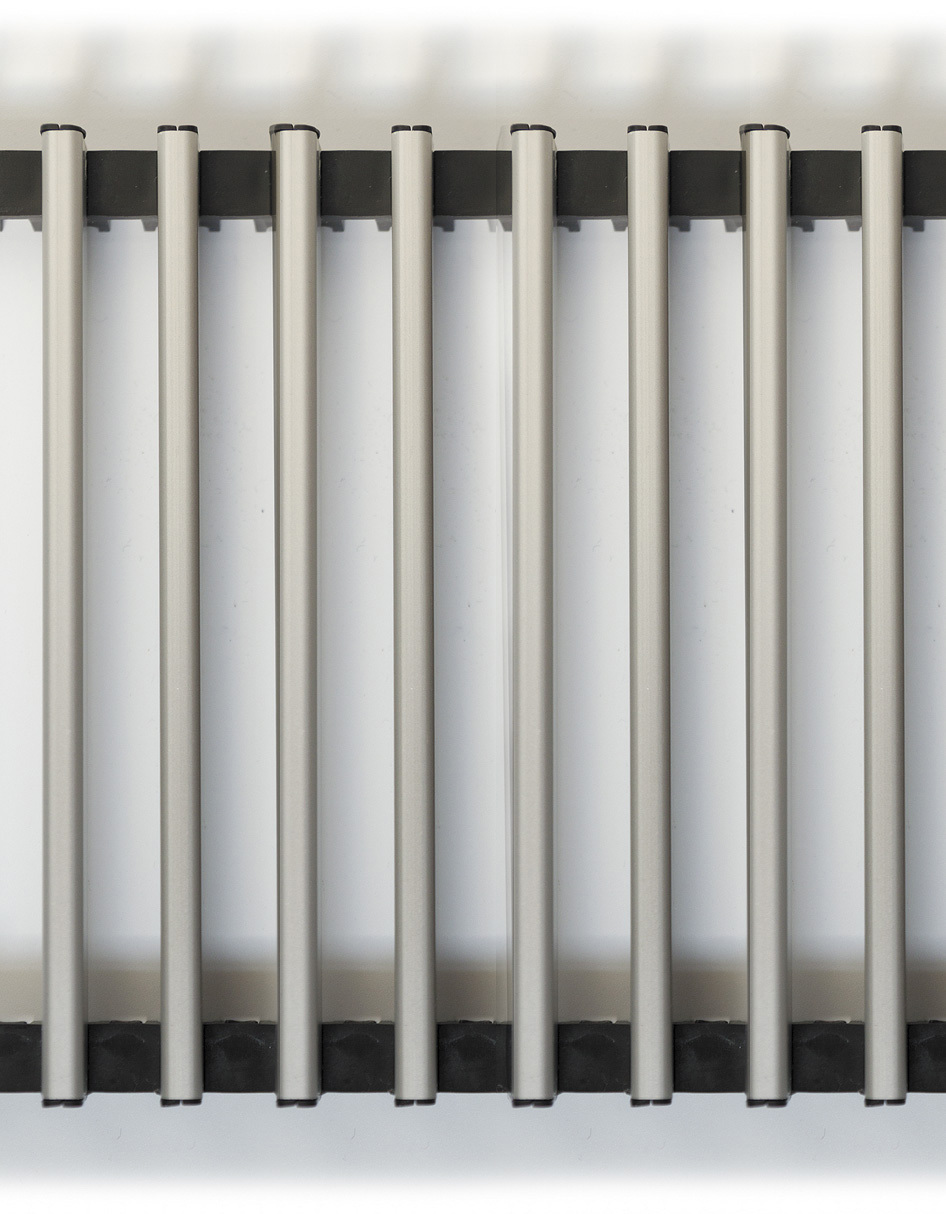 Изображение товара Декоративная решетка для радиатора KVZ 2200x171 мм серого цвета алюминий