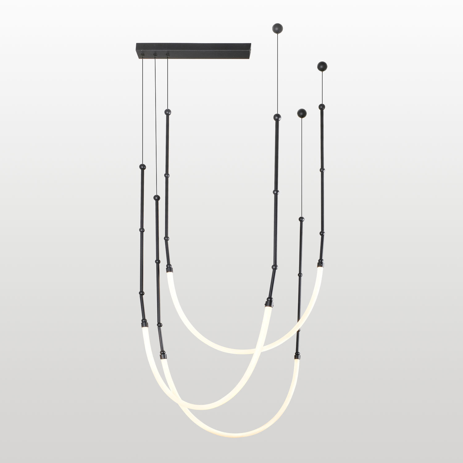 Изображение товара Современный подвесной светильник Люссоле SKew 3 плафона теплый белый черный интерьер