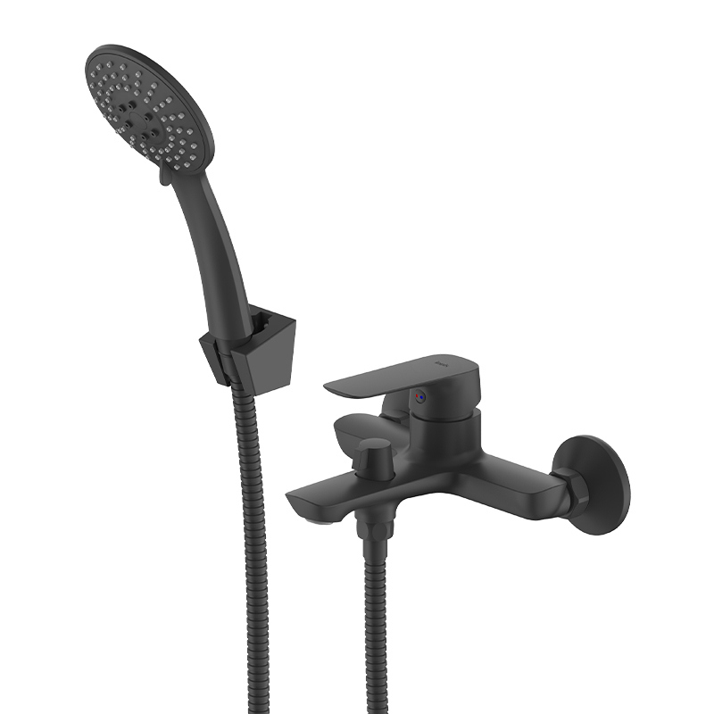 Изображение товара Смеситель для ванны Iddis Token TOKBL02i02 однорычажный с лейкой и шлангом цвет черный