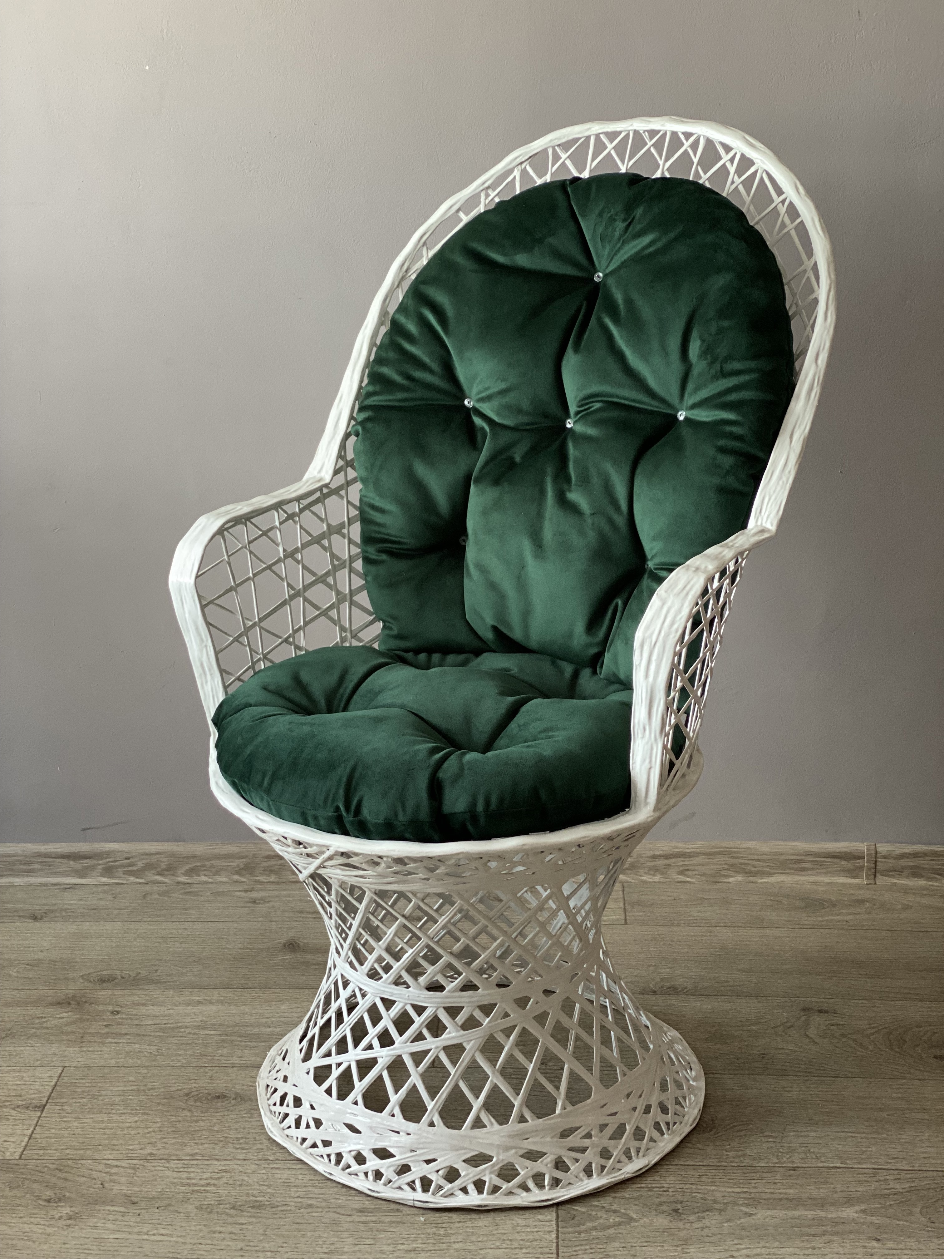 Изображение товара Кресло садовое Ajurio Flandria с подушкой из текстиля белое стильное и долговечное