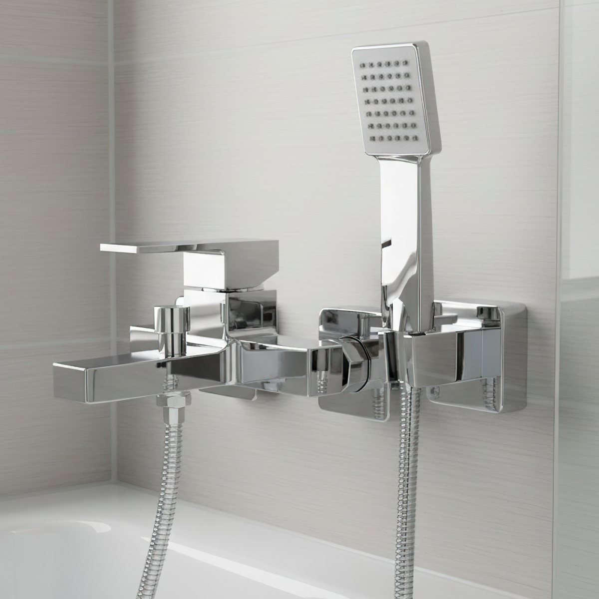 Изображение товара Смеситель для ванны с душем и коротким изливом Esko line El_am 54 хром