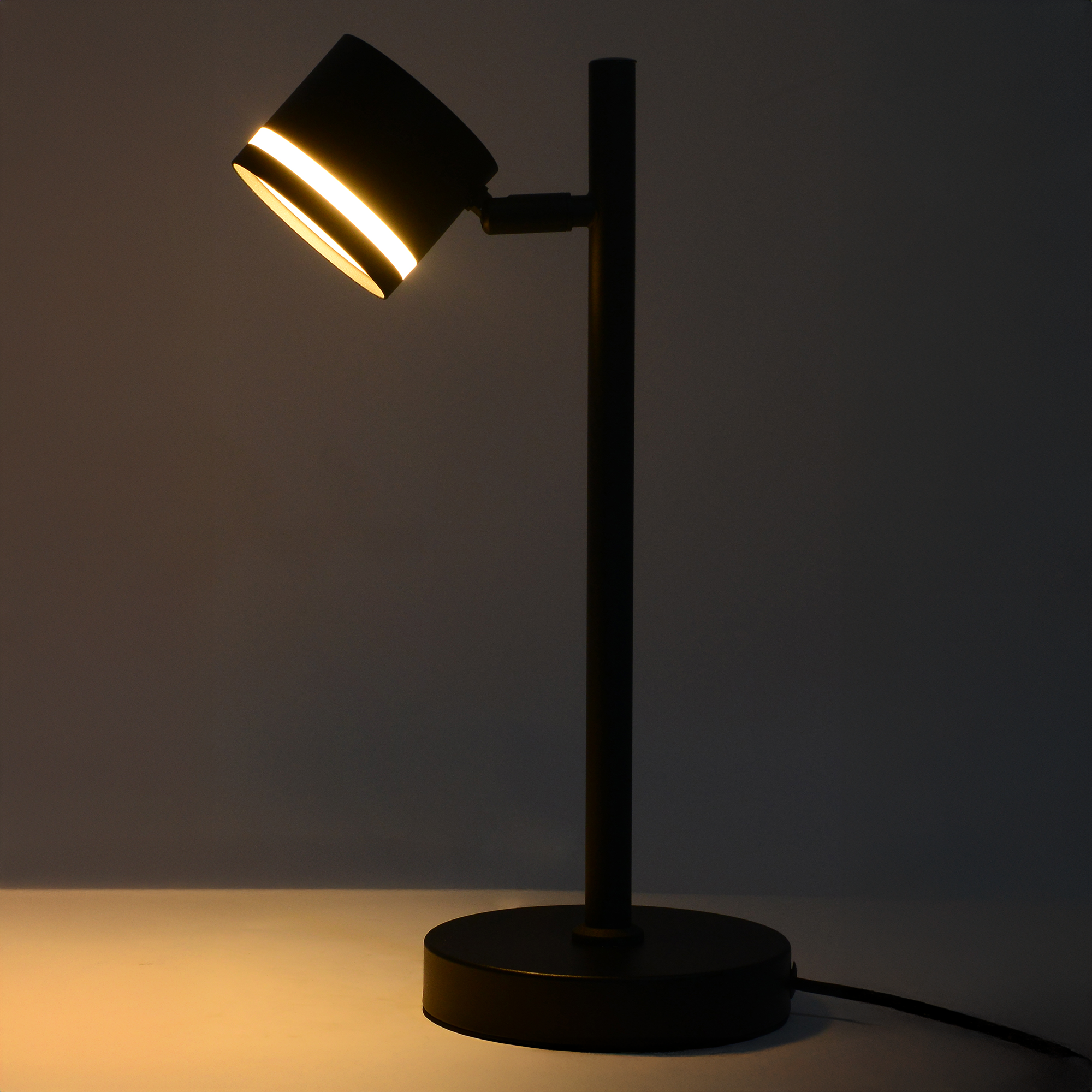 Изображение товара Настольная лампа Talco черная с регулируемым плафоном стиль лофт