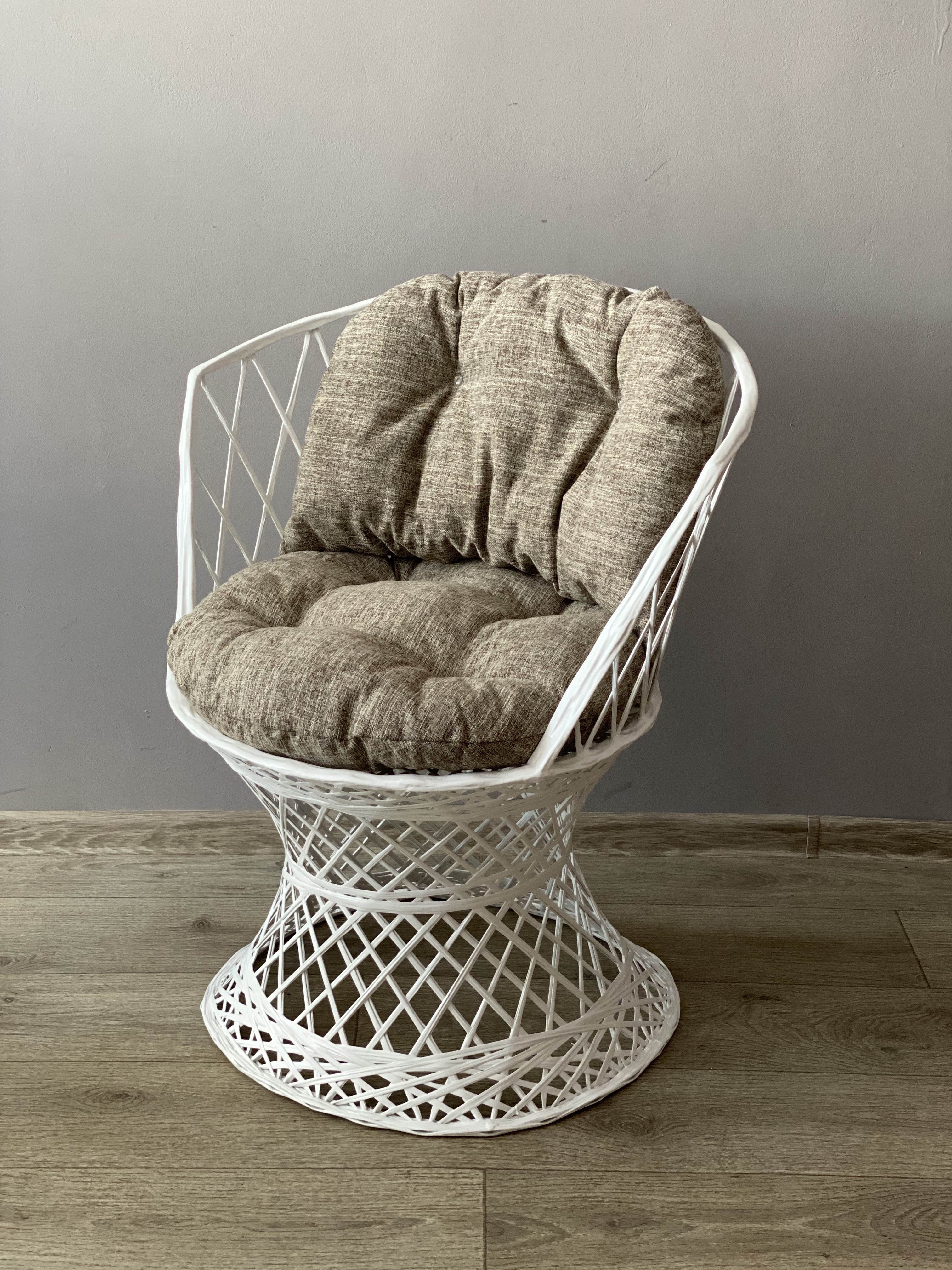 Изображение товара Кресло садовое Ajurio Queen из поликомпозита с подушкой белое