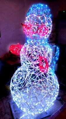 Изображение товара Электрическая светящиеся фигура Снеговичок 400 LED 70x180x70 см теплый белый свет