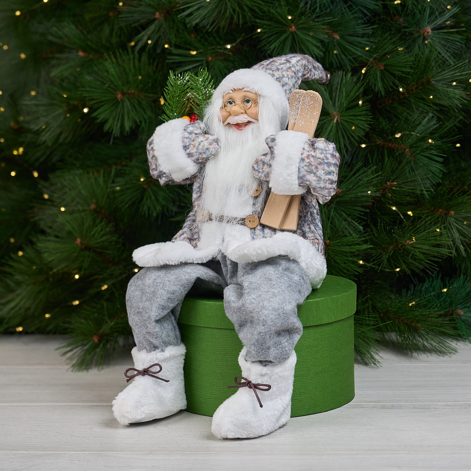 Изображение товара Декоративная новогодняя фигура Санта KREAFORTA 45 см серый для интерьера