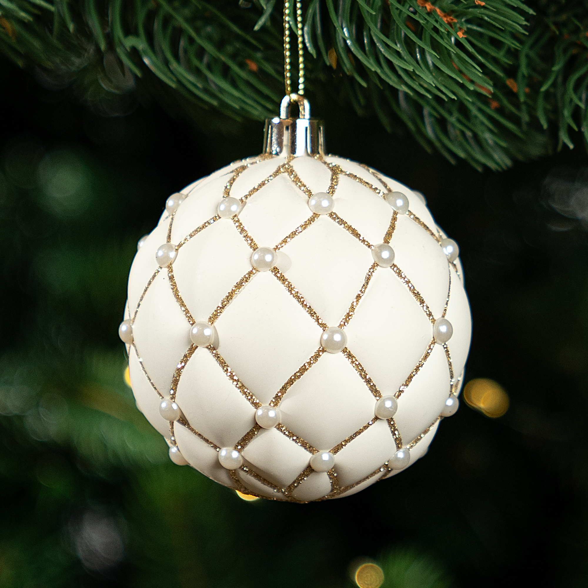 Изображение товара Шар елочный KREAFORTA с бусами ø8 см белый для новогоднего украшения