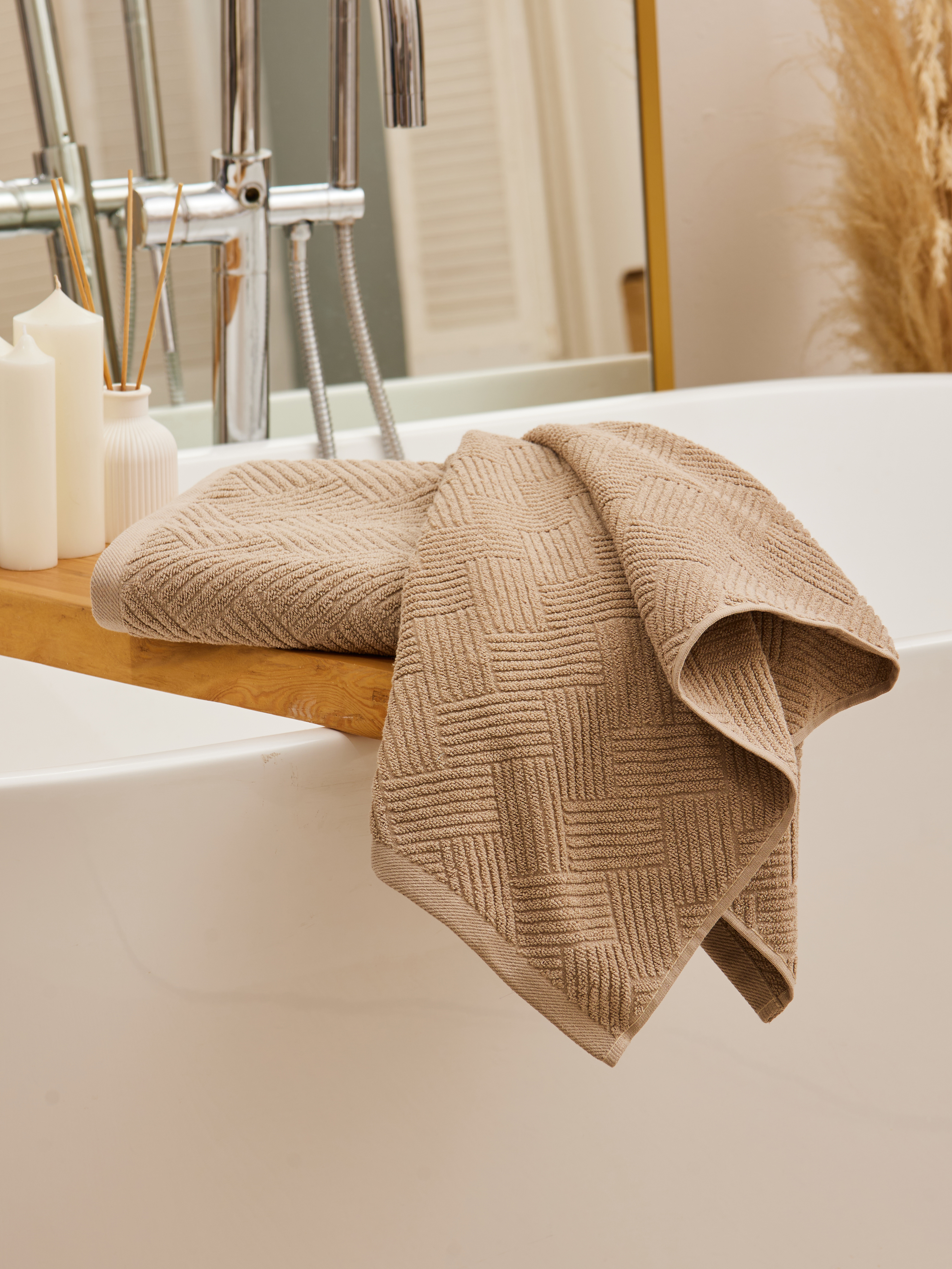 Изображение товара Полотенце TAC VENTURA для ванной 50x90 см коричневое стильное и практичное