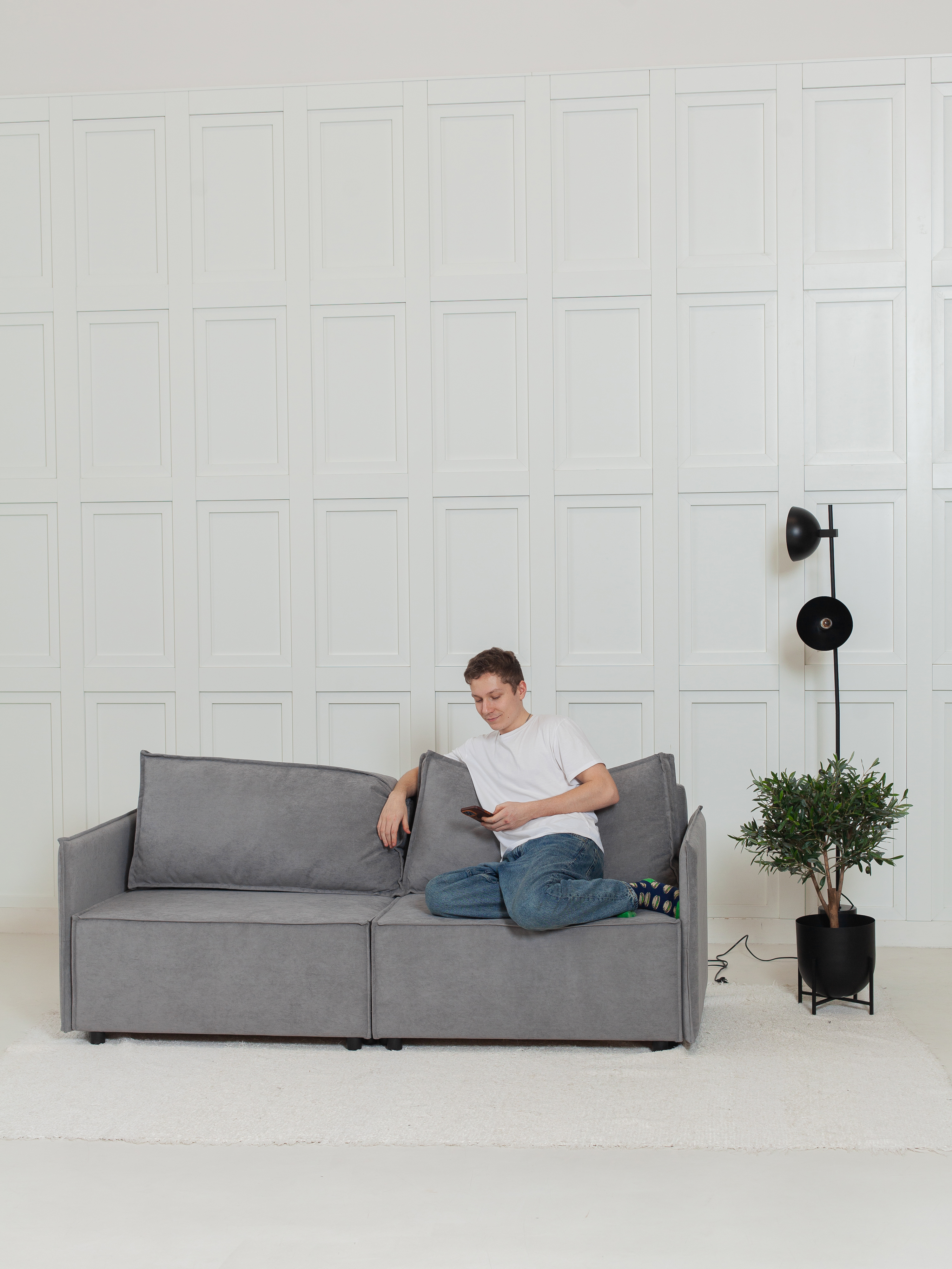 Изображение товара Диван раскладной Cityhd Парма Слим 200x90x80 см велюр серый современный дизайн