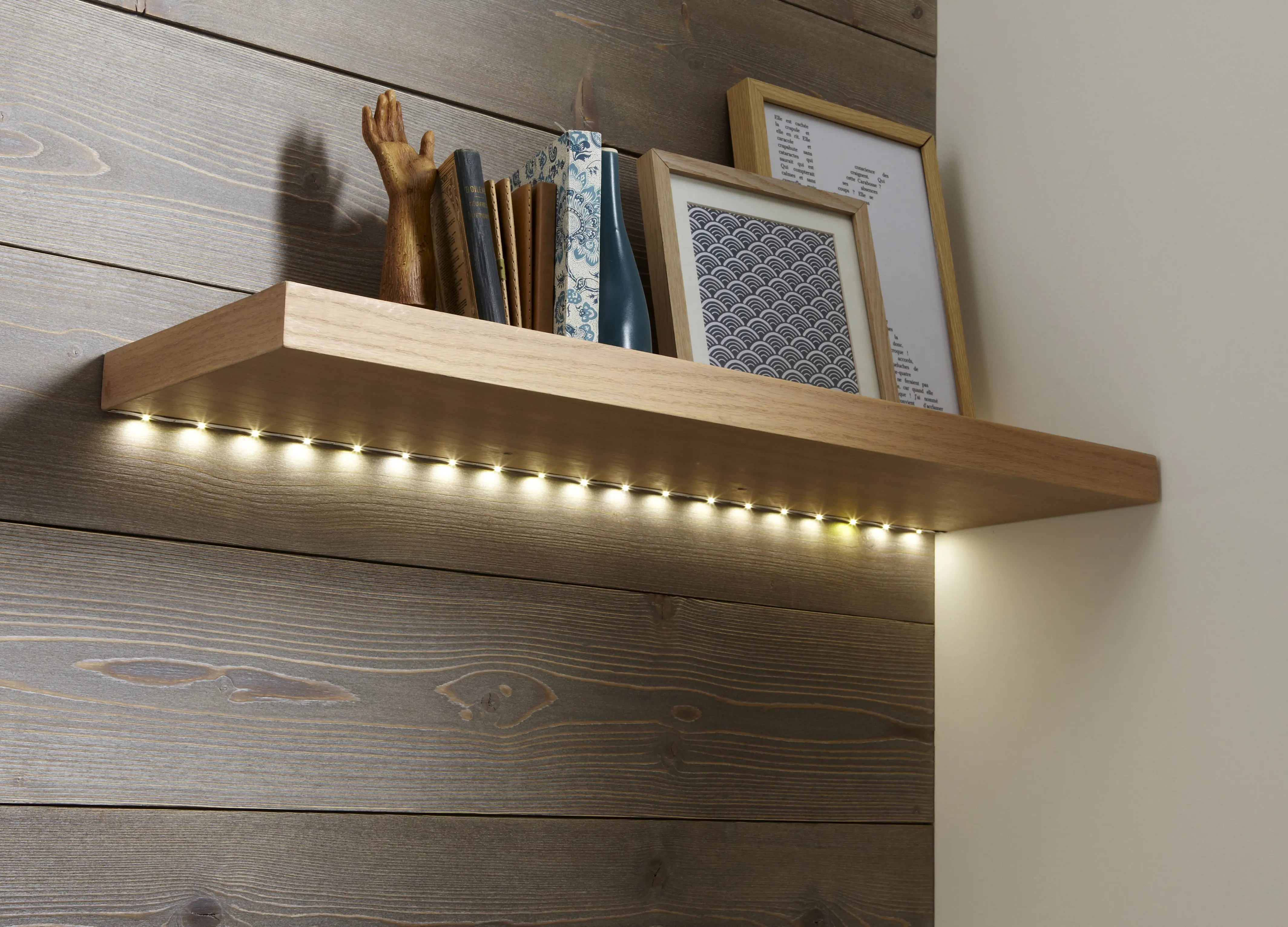 Комплект светодиодной ленты SMD2835 12В 8 мм 1.5м 2 Вт/м 24диод/м 190 лм/м 3000 К теплый белый свет