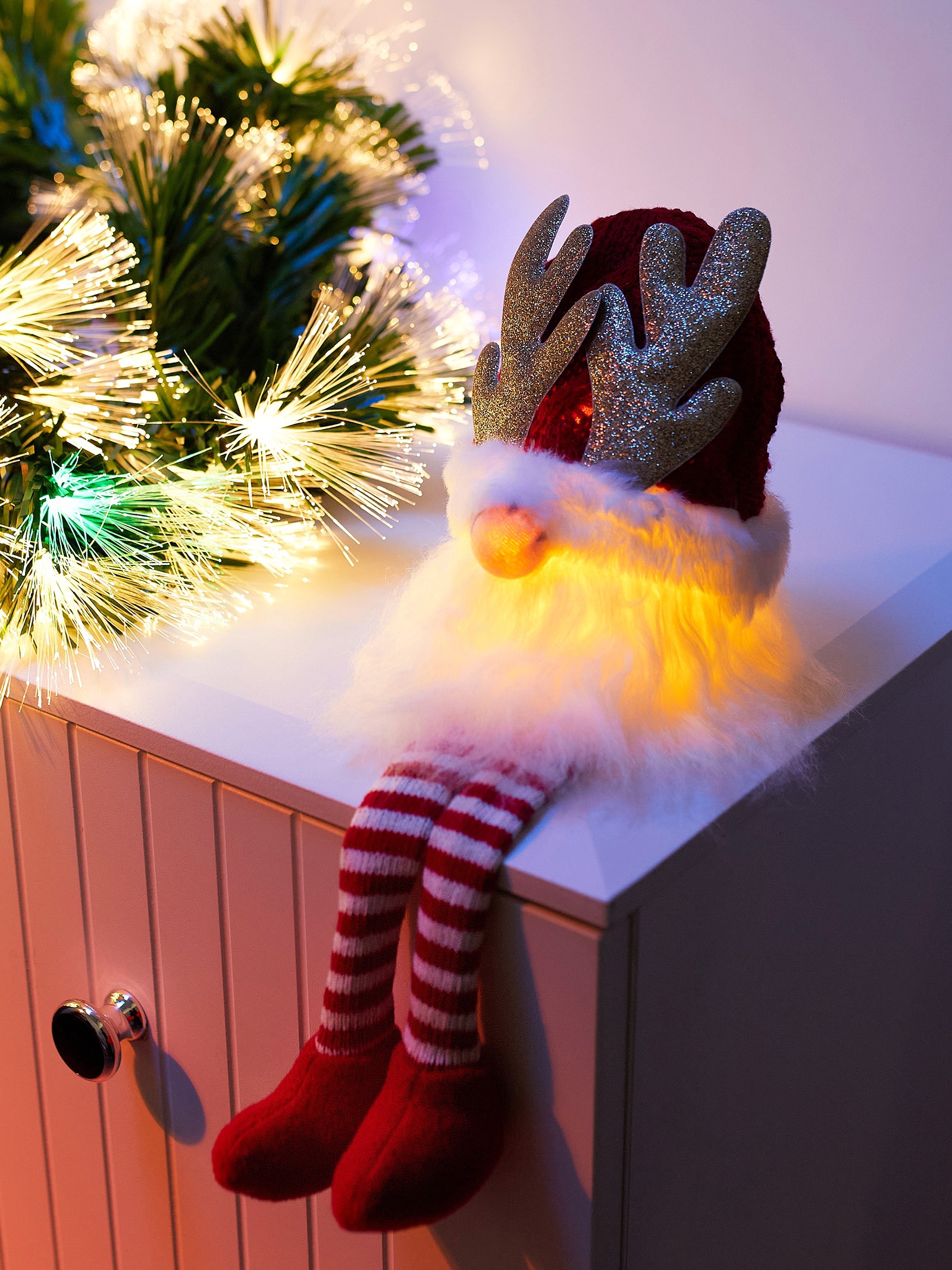 Изображение товара Электрическая светящаяся фигура Luazon Lighting 10874036 Гном красная шапочка 33 см теплый белый