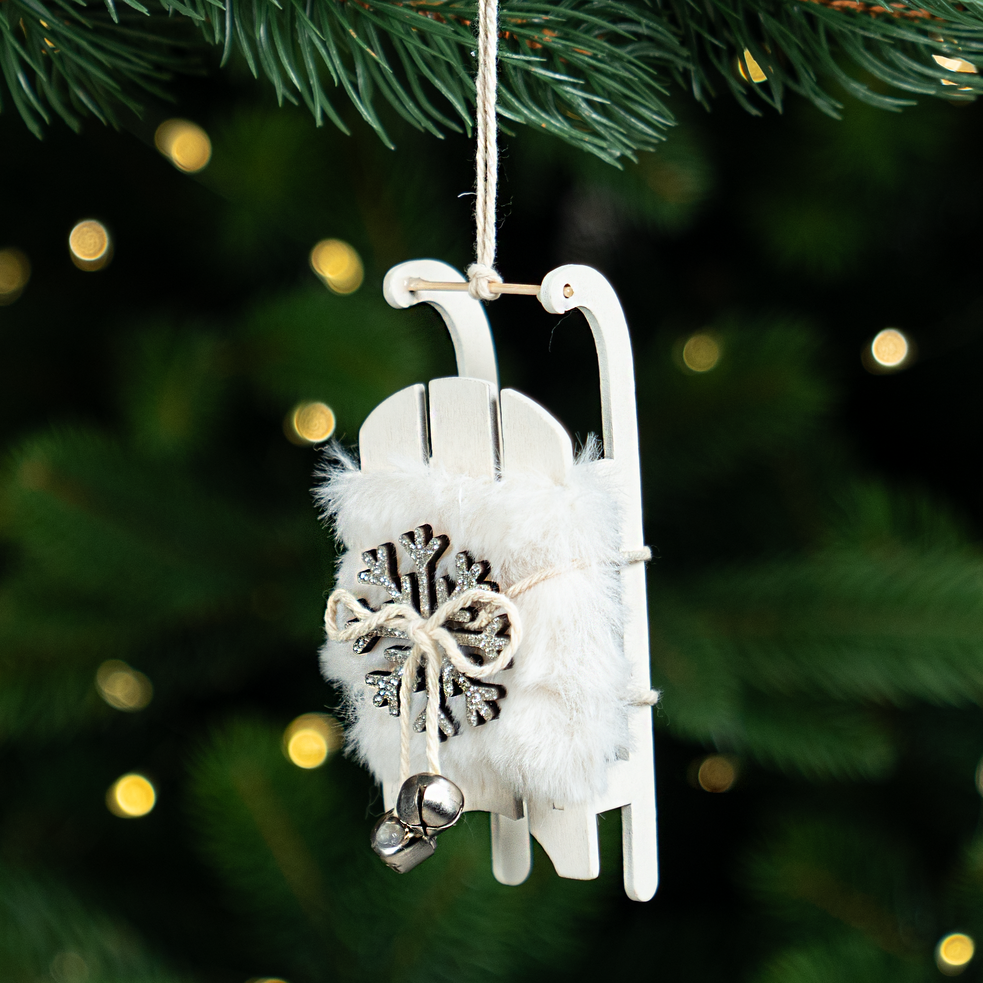 Изображение товара Елочная игрушка Саня 11.5x5.5 см из фанеры бежевого цвета для новогодней елки