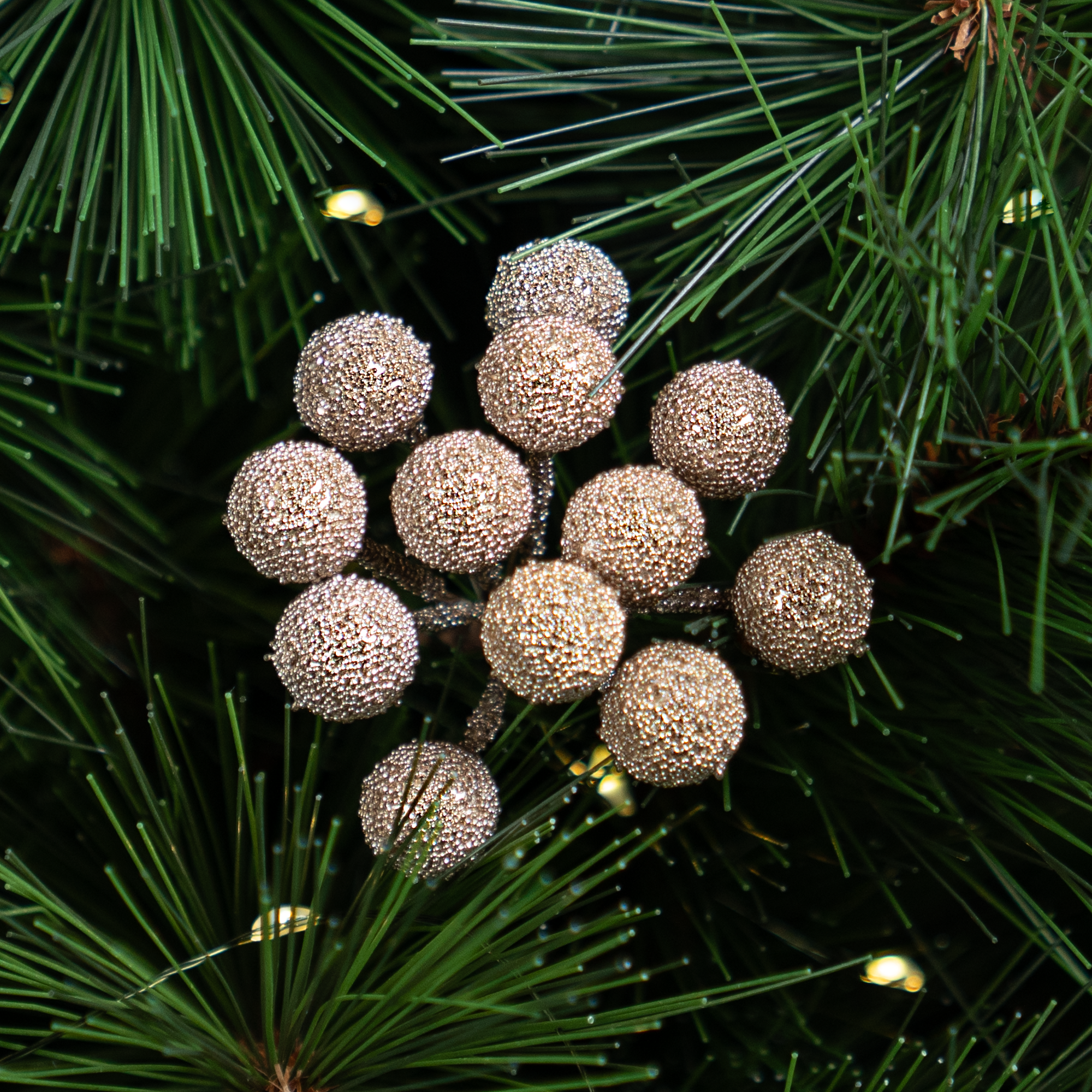 Изображение товара Декоративная рождественская ветка KREAFORTA Ягоды 11 см блестящая