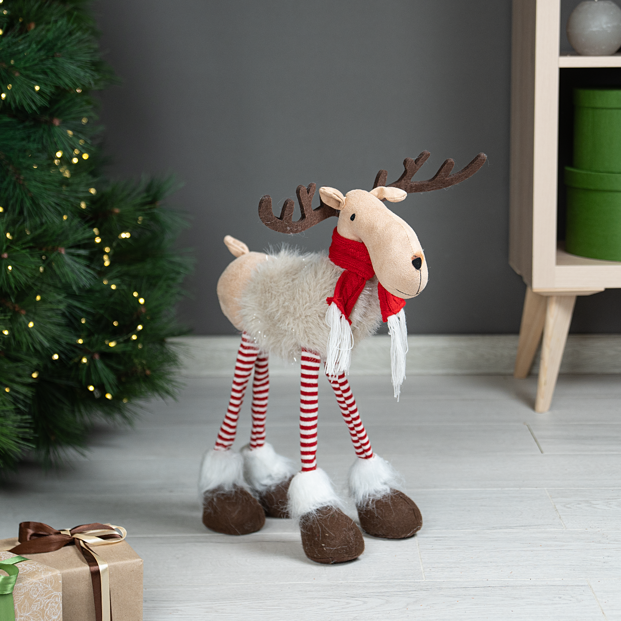 Изображение товара Фигура декоративная KREAFORTA Олень 50 см зеленый для новогоднего декора