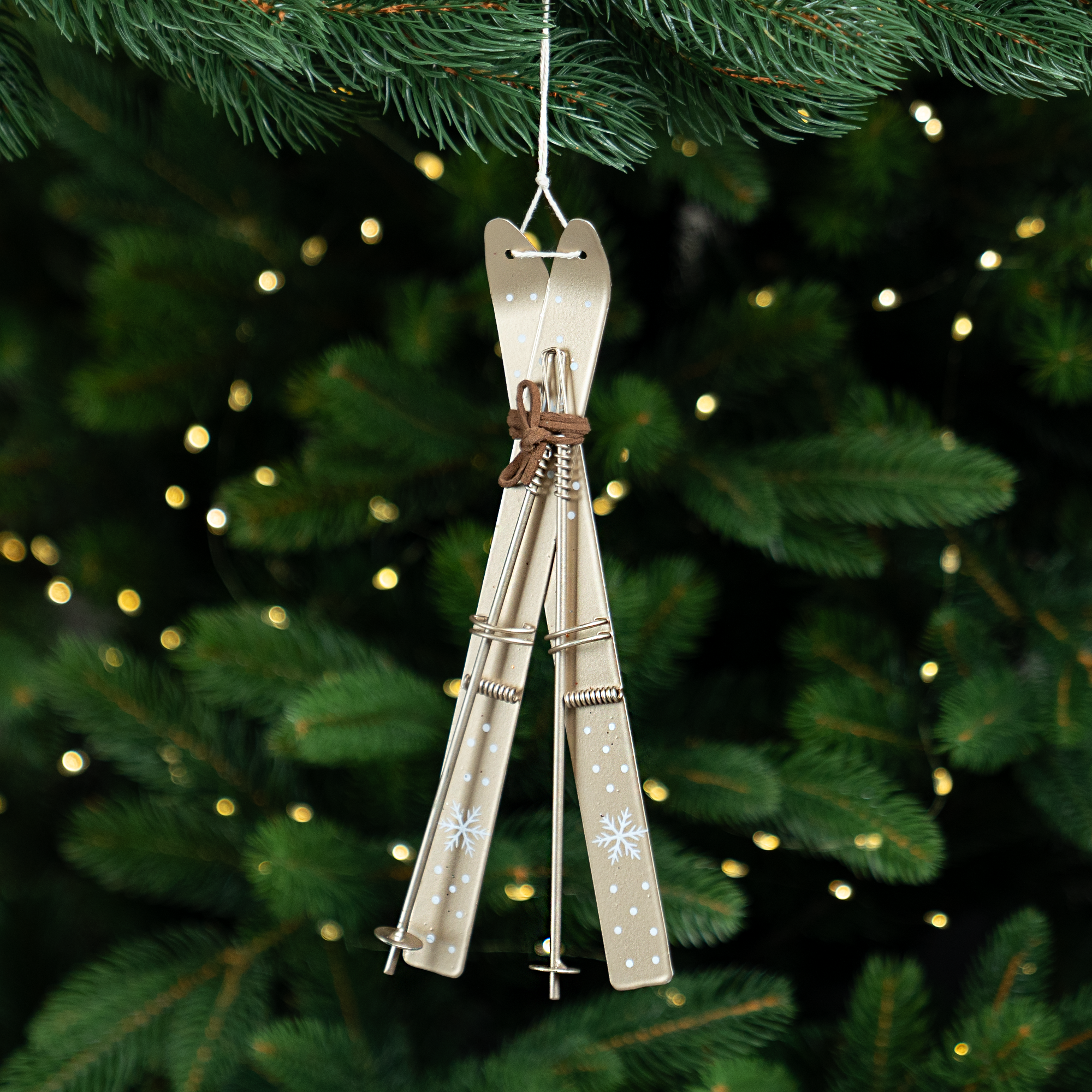Изображение товара Украшение декоративное подвесное KREAFORTA Лыжи 23 см шампань для елки и интерьера