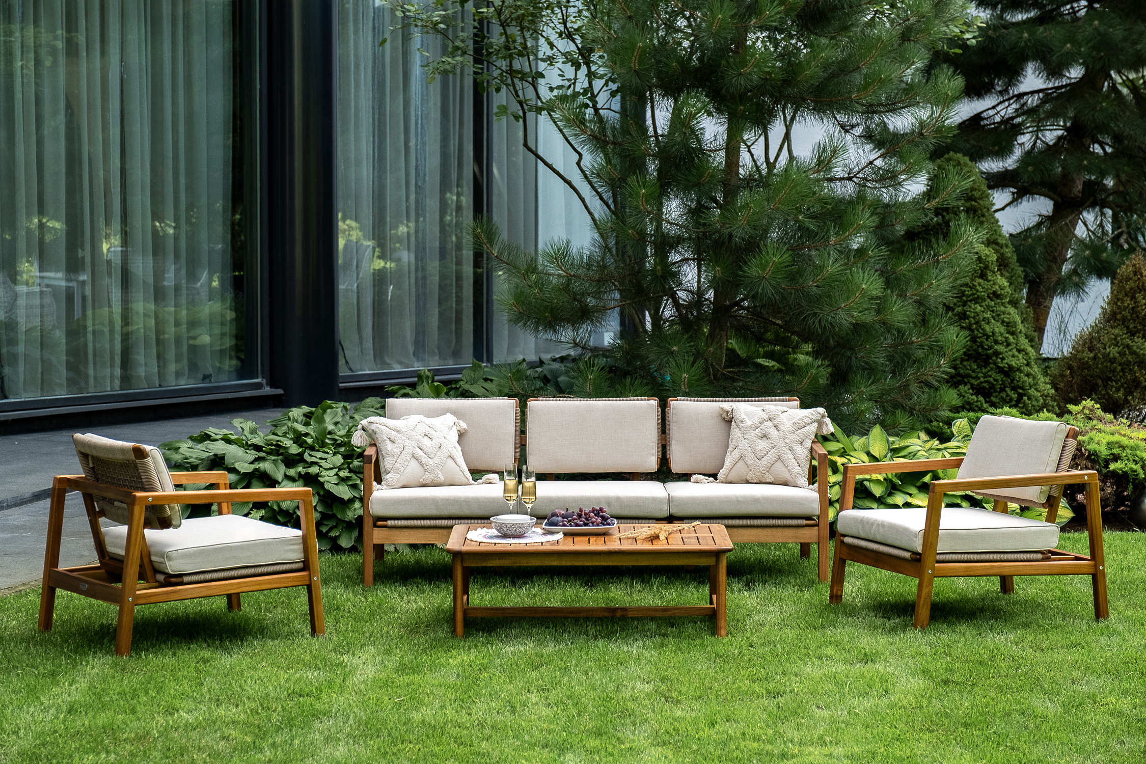 Изображение товара Набор садовой мебели Joygarden Calisto L из акации для отдыха, 5 персон Изображение товара Набор садовой мебели Joygarden Calisto L из акации для отдыха, 5 персон