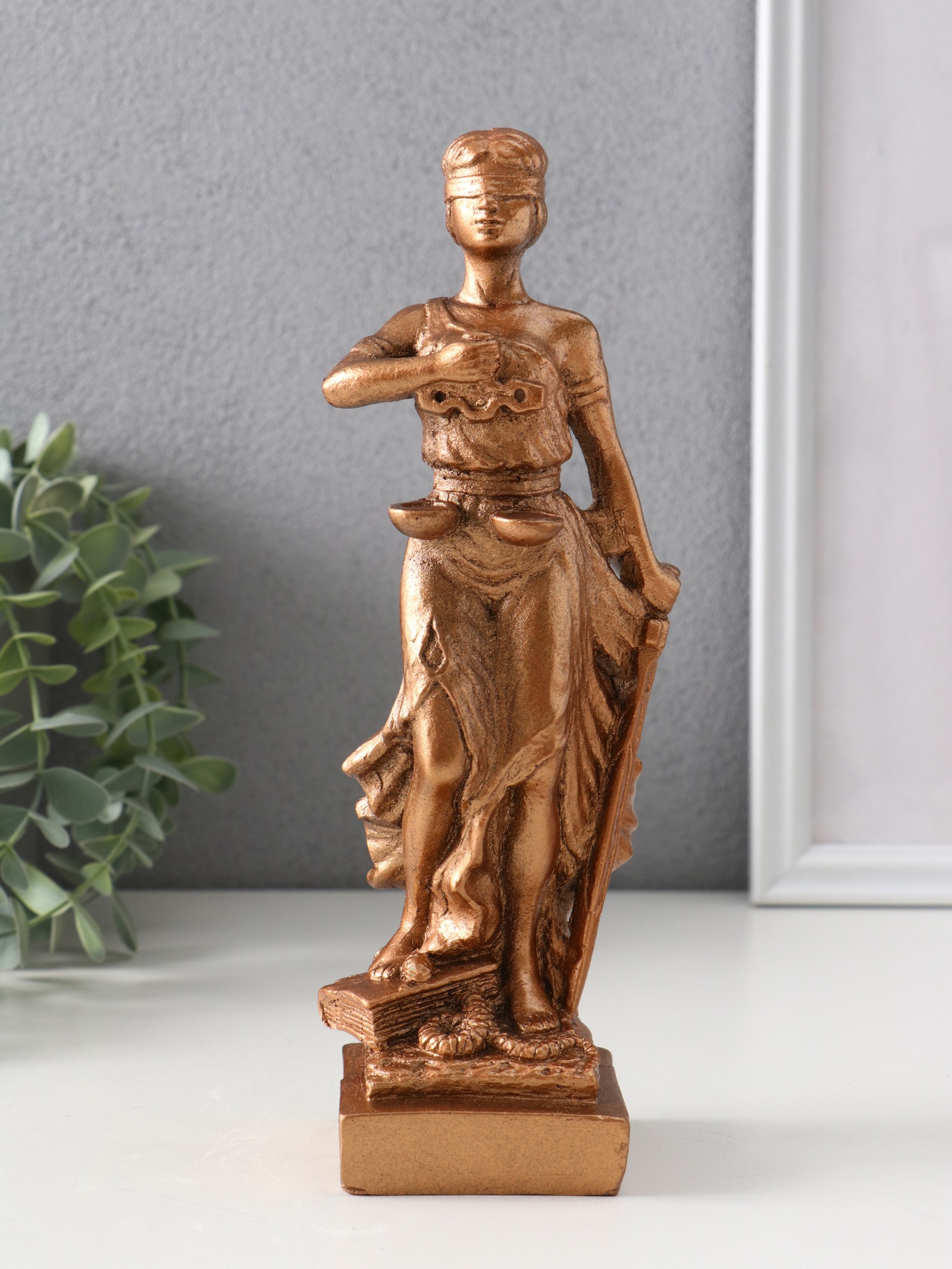 Изображение товара Декоративный предмет Хорошие сувениры Фемида - богиня правосудия 23х8х7 см бронза