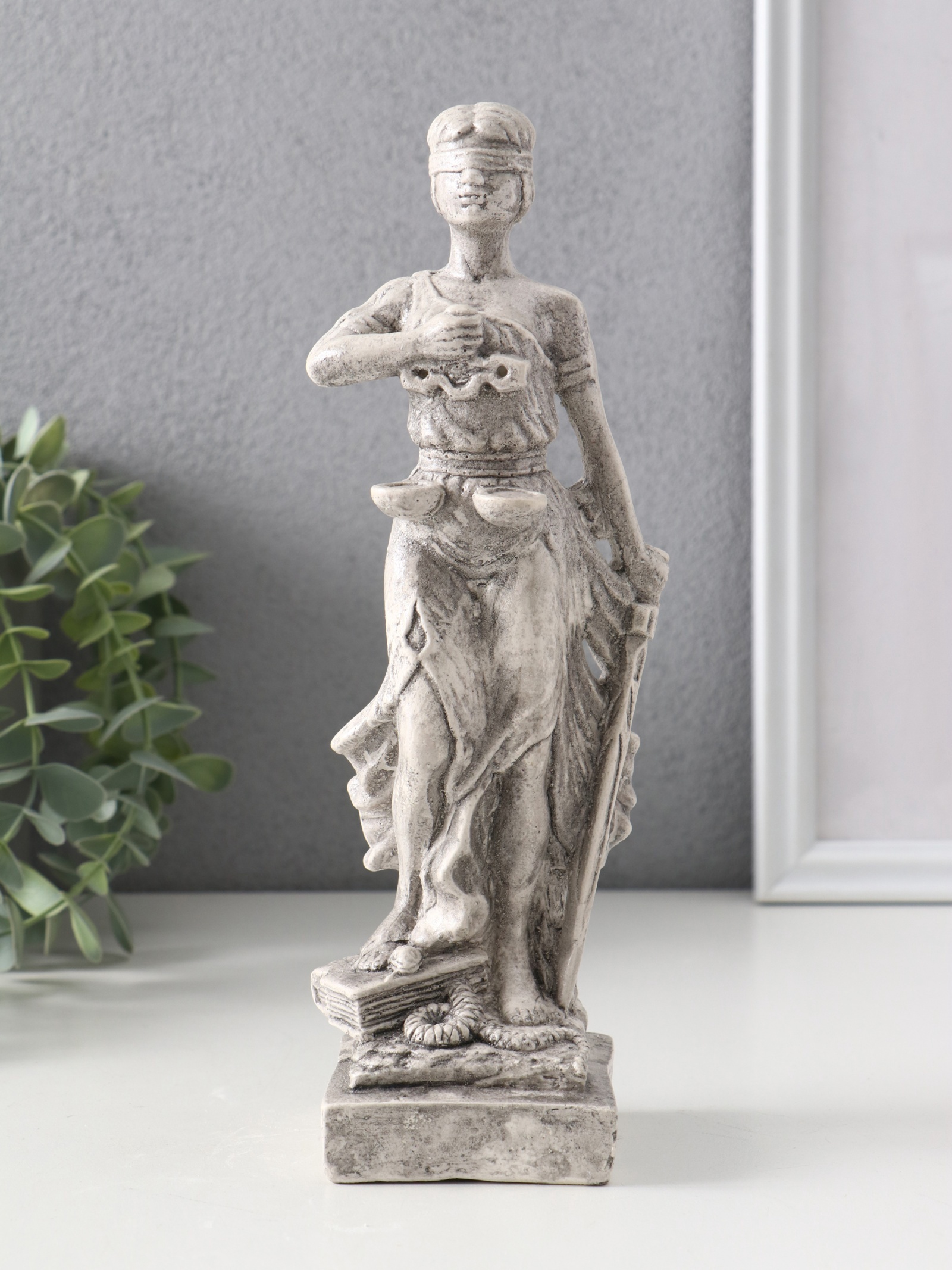 Изображение товара Декоративный предмет Хорошие сувениры Фемида - богиня правосудия 23х8х7 см серый