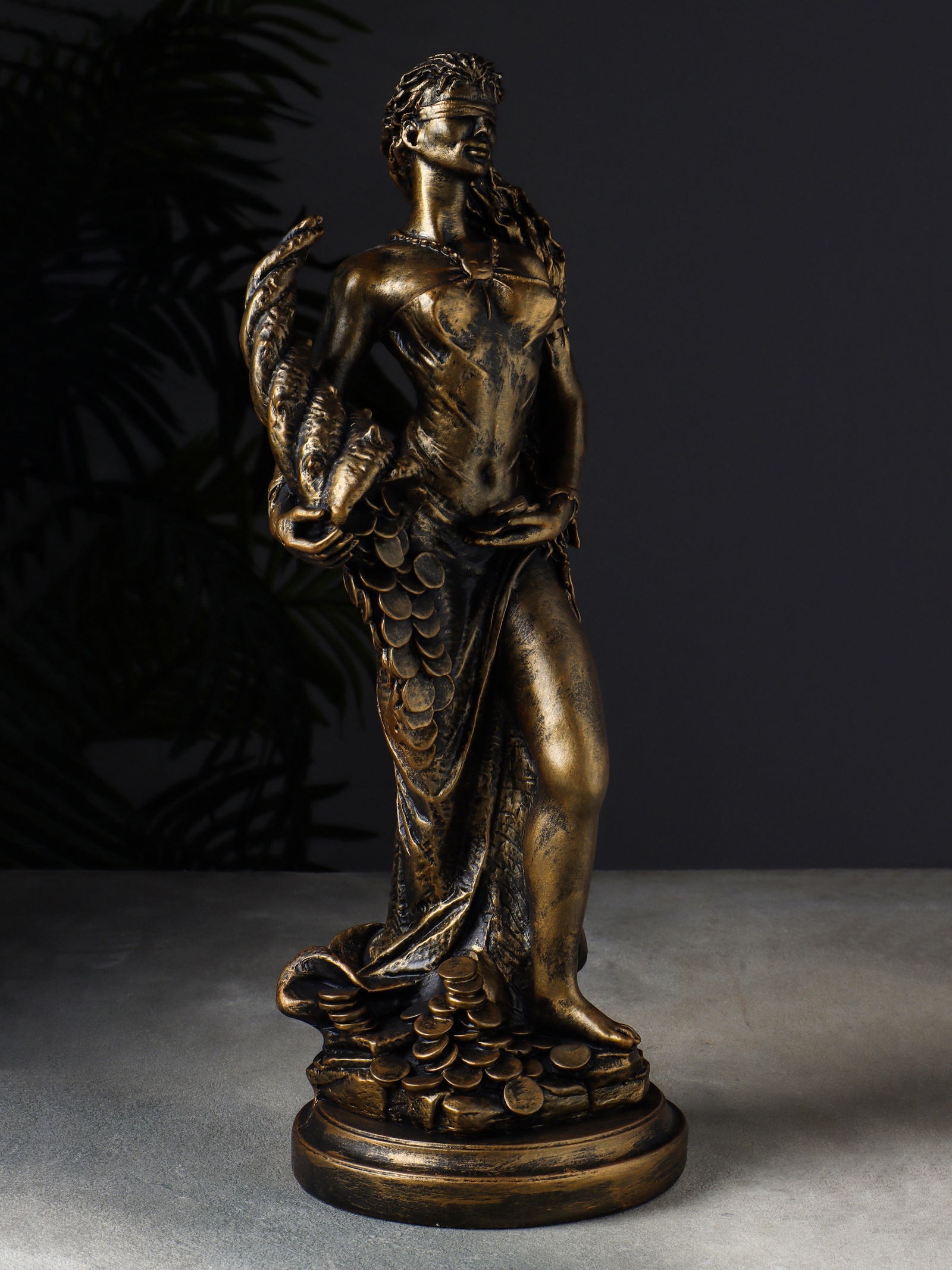 Изображение товара Фигура Фортуна 14×14×44 см — декоративный гипсовый сувенир