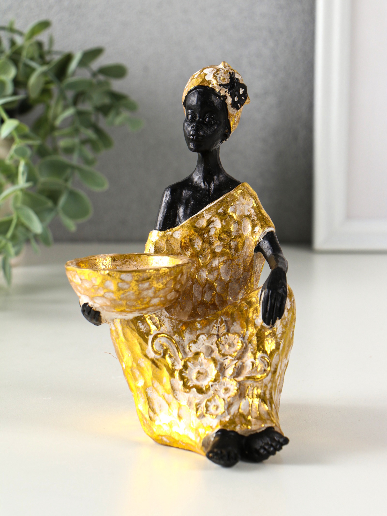 Изображение товара Декоративный предмет СИМА-ЛЕНД Африканка в золотом платье с цветами d=4,5 см Изображение товара Декоративный предмет СИМА-ЛЕНД Африканка в золотом платье с цветами d=4,5 см