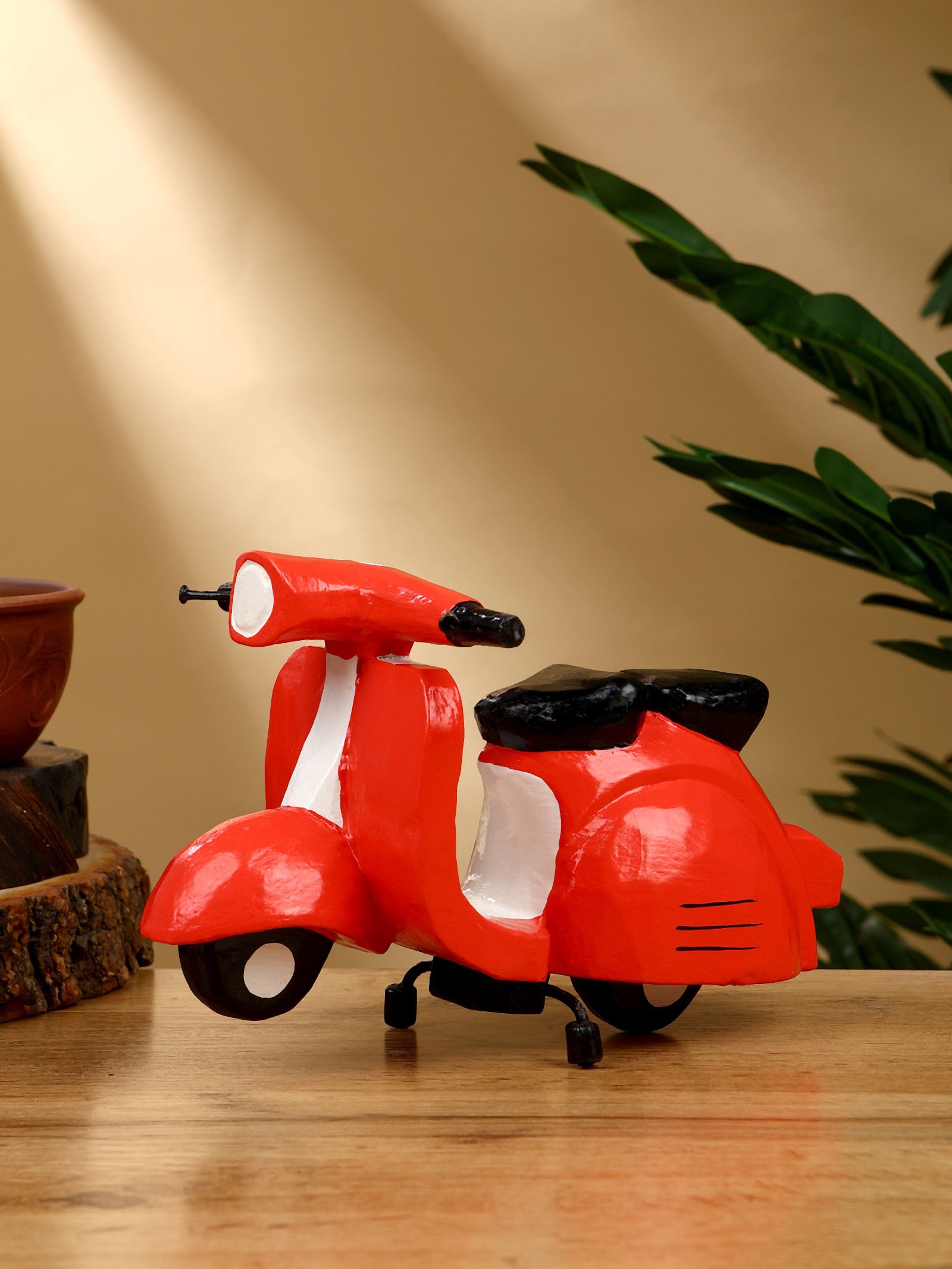 Изображение товара Декоративный предмет Мопед из дерева, СИМА-ЛЕНД, красный