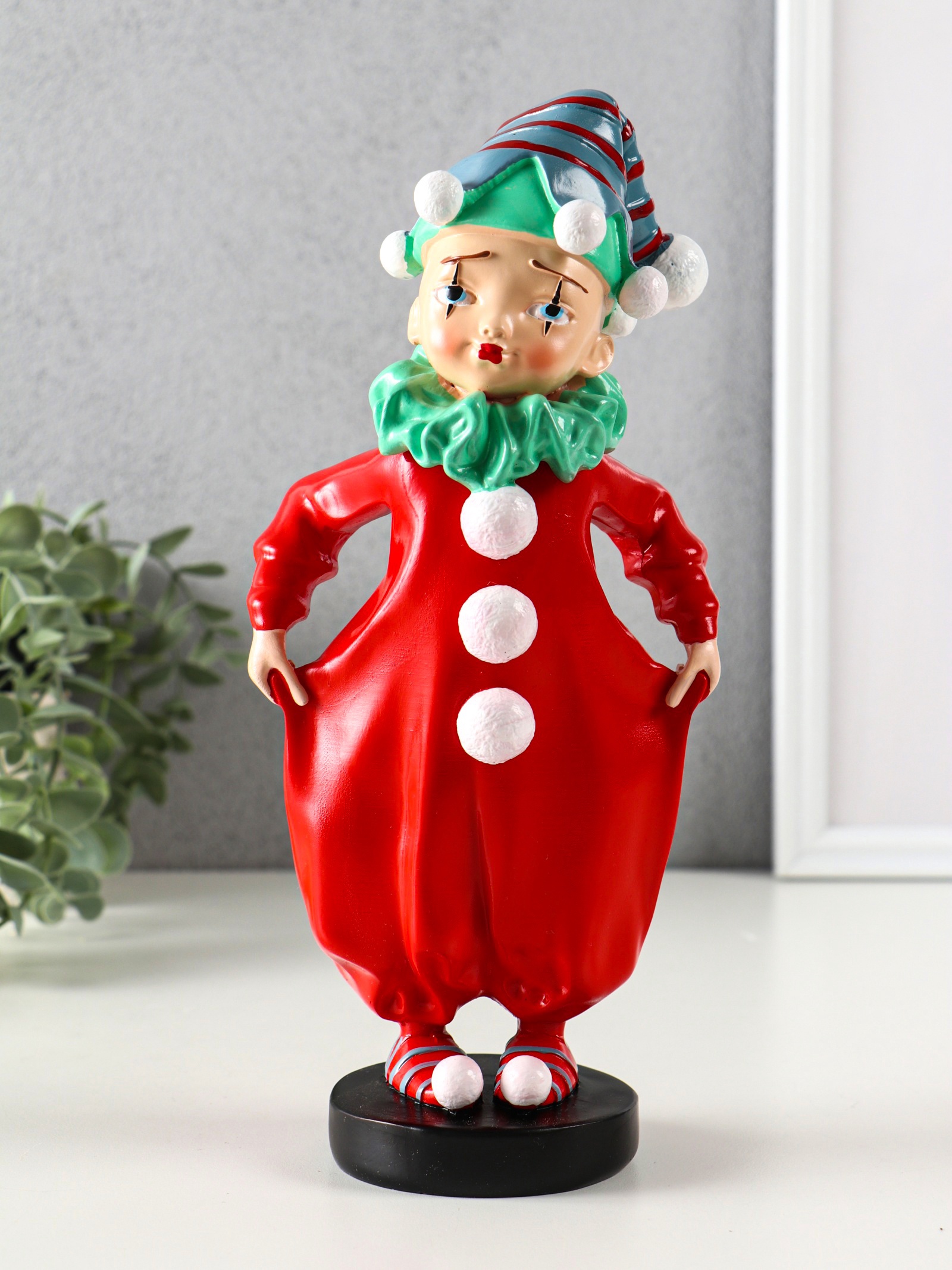 Изображение товара Маленький клоун в красном — декоративный предмет СИМА-ЛЕНД