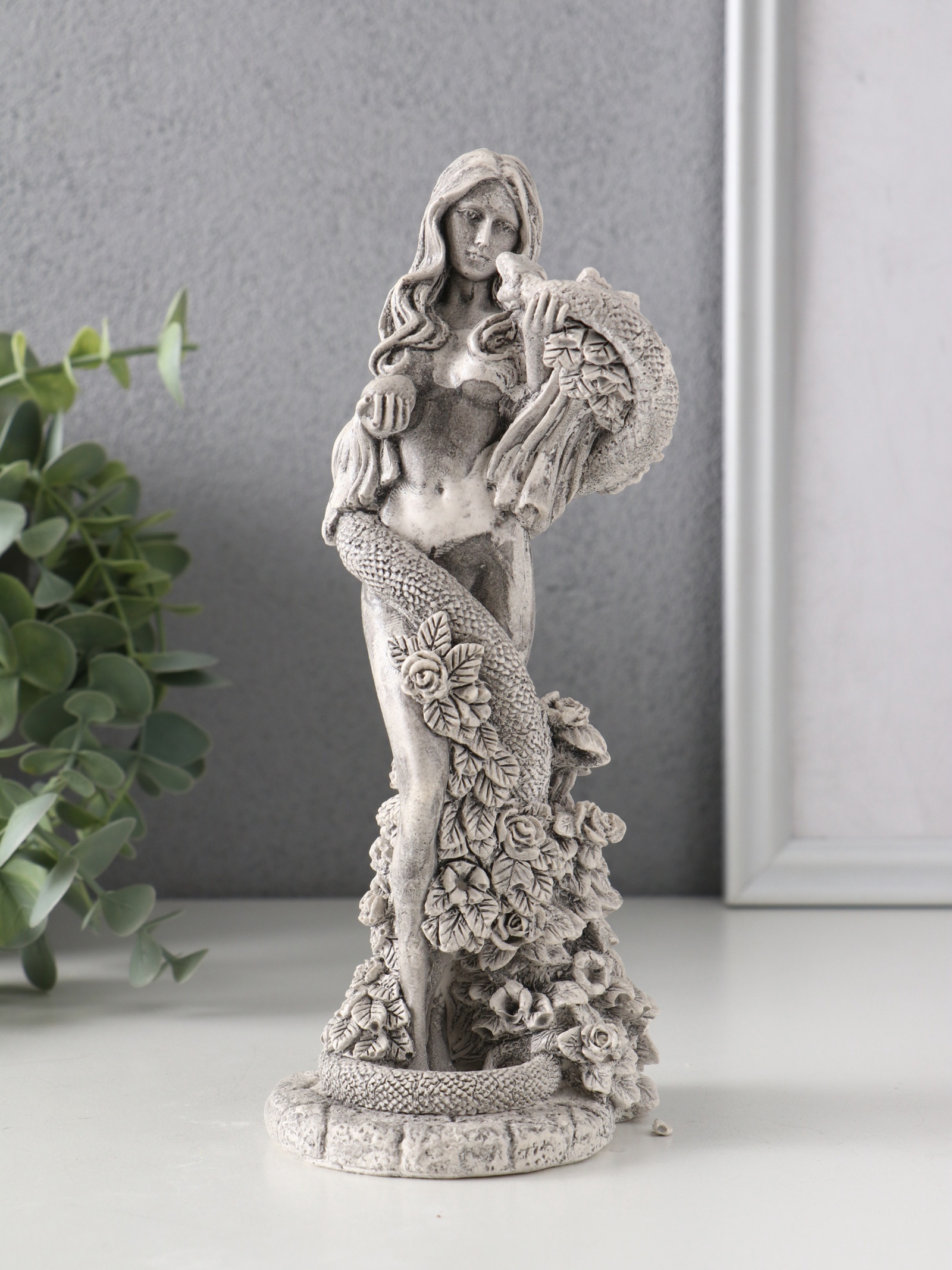 Изображение товара Ева со змеей — декоративная фигура, серый 20 см