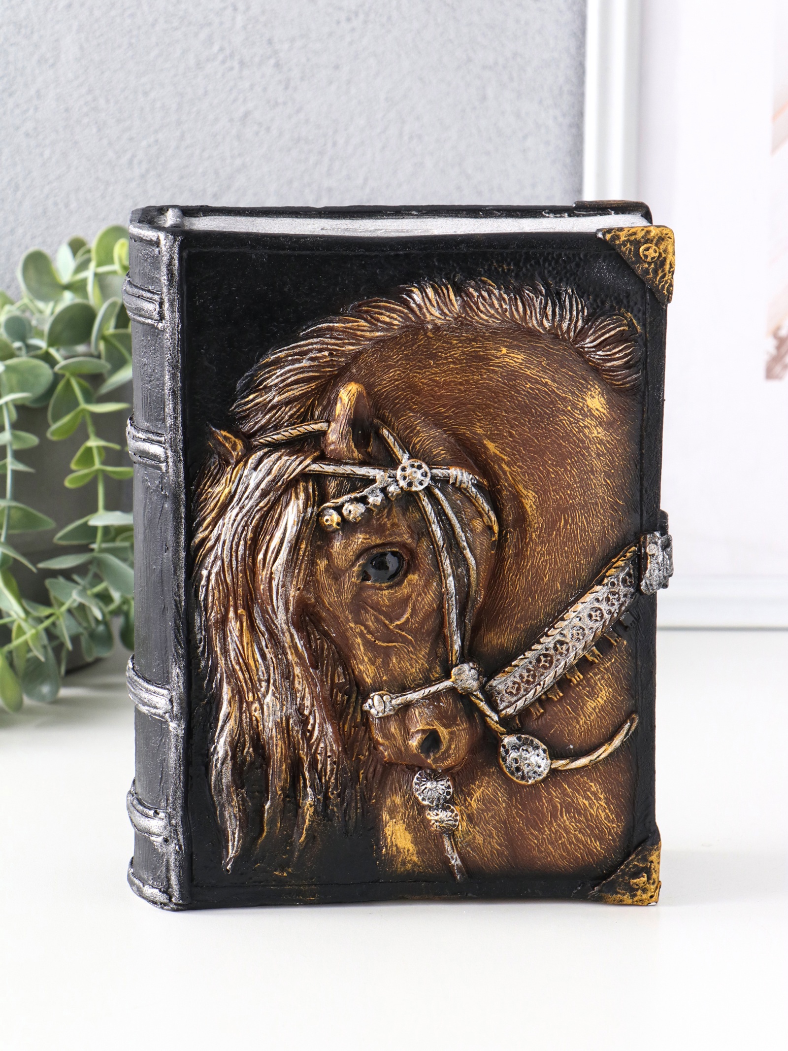 Изображение товара Декоративный предмет Сима-ленд Книга Лошадь бронзовый